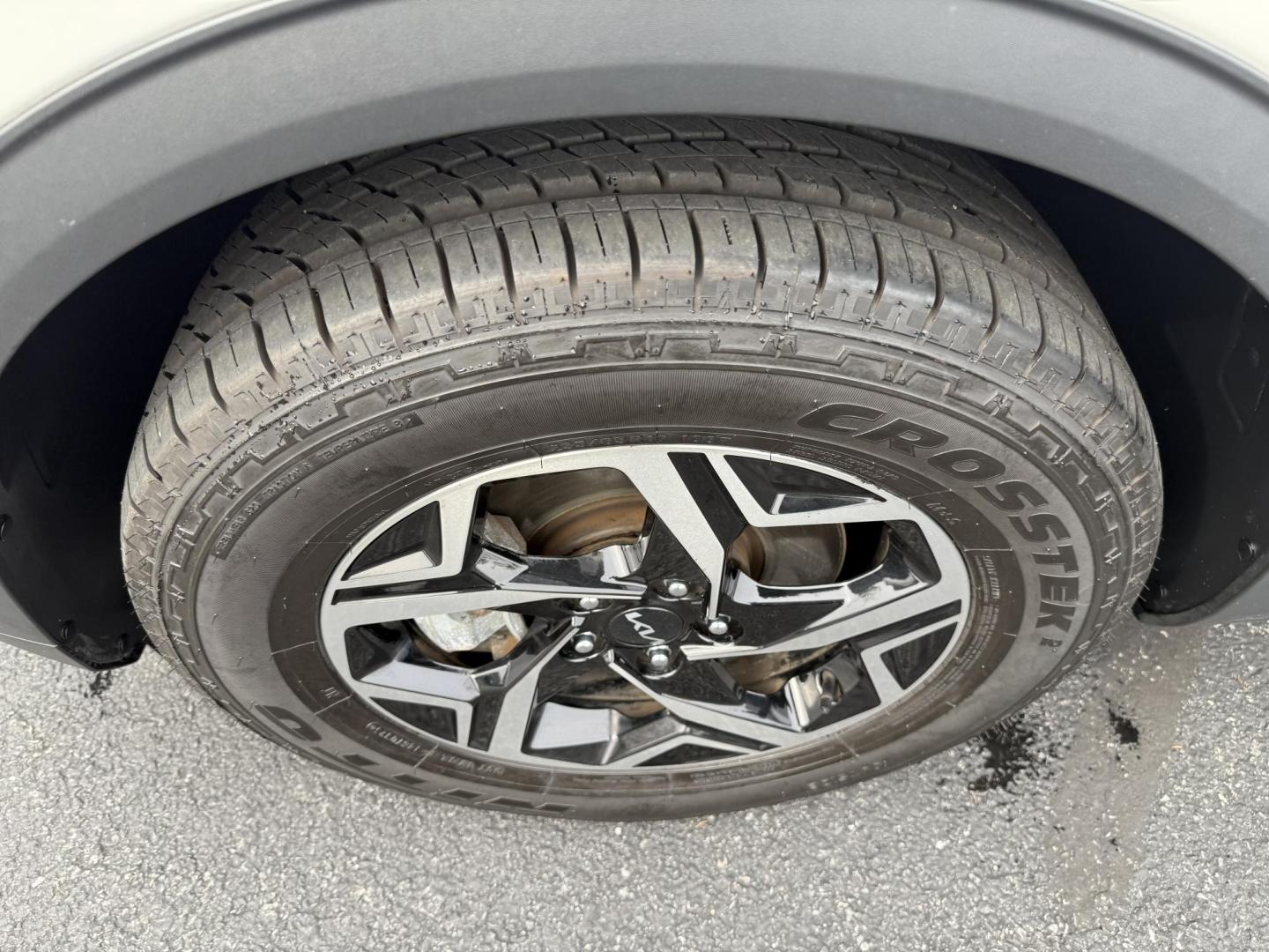 2023 White Kia Sportage LX AWD (KNDPUCAF6P7) with an 2.5L V6 DOHC 24V engine, 8A transmission, located at 8464 Route 219, Brockway, PA, 15824, (814) 265-1330, 41.226871, -78.780518 - Very nice clean, well taken care of Kia Sportage Lx All Wheel Drive with cloth interior, heated front seats, factory wheels, air condition, power windows and locks, and ONLY 29000 miles. This 2023 Kia is very well equipped, serviced and comes with a warranty. Priced to sell, hurry in this one won't - Photo#1