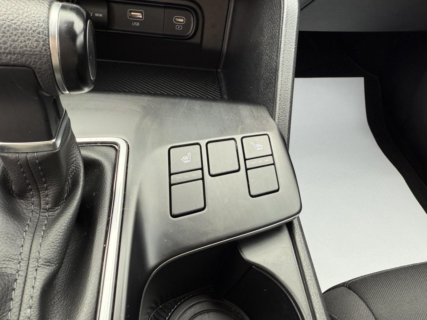 2023 White Kia Sportage LX AWD (KNDPUCAF6P7) with an 2.5L V6 DOHC 24V engine, 8A transmission, located at 8464 Route 219, Brockway, PA, 15824, (814) 265-1330, 41.226871, -78.780518 - Very nice clean, well taken care of Kia Sportage Lx All Wheel Drive with cloth interior, heated front seats, factory wheels, air condition, power windows and locks, and ONLY 29000 miles. This 2023 Kia is very well equipped, serviced and comes with a warranty. Priced to sell, hurry in this one won't - Photo#4