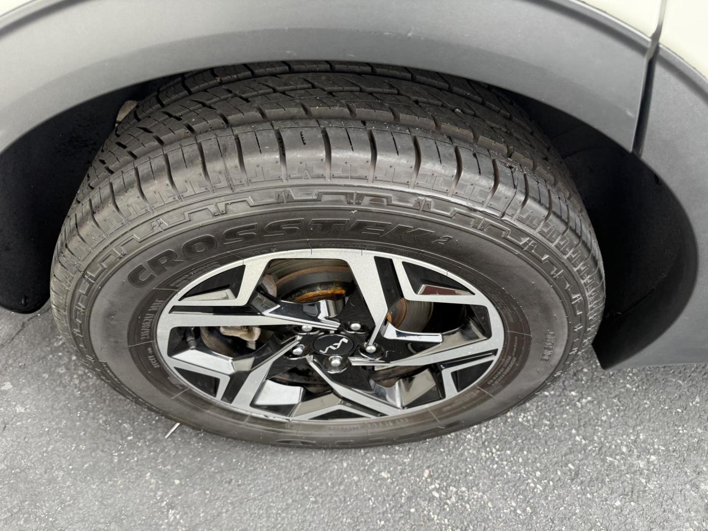 2023 White Kia Sportage LX AWD (KNDPUCAF6P7) with an 2.5L V6 DOHC 24V engine, 8A transmission, located at 8464 Route 219, Brockway, PA, 15824, (814) 265-1330, 41.226871, -78.780518 - Very nice clean, well taken care of Kia Sportage Lx All Wheel Drive with cloth interior, heated front seats, factory wheels, air condition, power windows and locks, and ONLY 29000 miles. This 2023 Kia is very well equipped, serviced and comes with a warranty. Priced to sell, hurry in this one won't - Photo#11