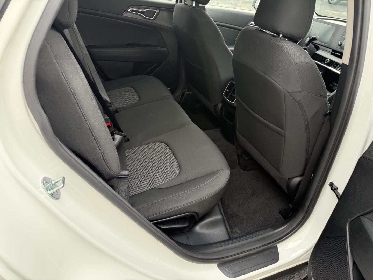 2023 White Kia Sportage LX AWD (KNDPUCAF6P7) with an 2.5L V6 DOHC 24V engine, 8A transmission, located at 8464 Route 219, Brockway, PA, 15824, (814) 265-1330, 41.226871, -78.780518 - Very nice clean, well taken care of Kia Sportage Lx All Wheel Drive with cloth interior, heated front seats, factory wheels, air condition, power windows and locks, and ONLY 29000 miles. This 2023 Kia is very well equipped, serviced and comes with a warranty. Priced to sell, hurry in this one won't - Photo#12