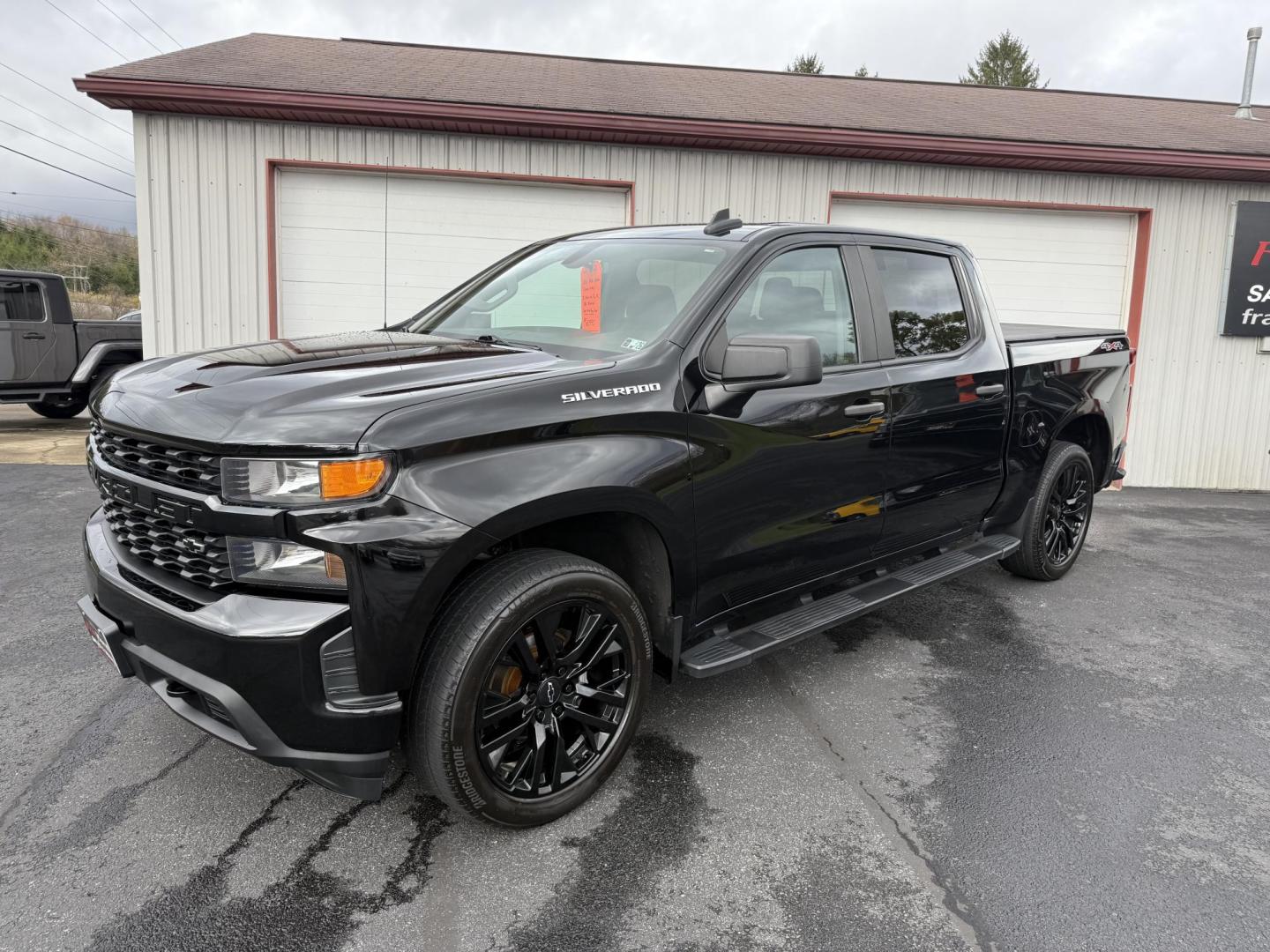 2020 Black Chevrolet Silverado 1500 Custom Crew Cab Short Box 4WD (1GCUYBEF1LZ) with an 5.3L V8 OHV 16V engine, 6A transmission, located at 8464 Route 219, Brockway, PA, 15824, (814) 265-1330, 41.226871, -78.780518 - Good looking pre owned 2020 Chev 1500 Crew cab 4wd with V8 engine, air condition, pwr windows and locks, and much more. This truck is serviced up and comes with a warranty. - Photo#0