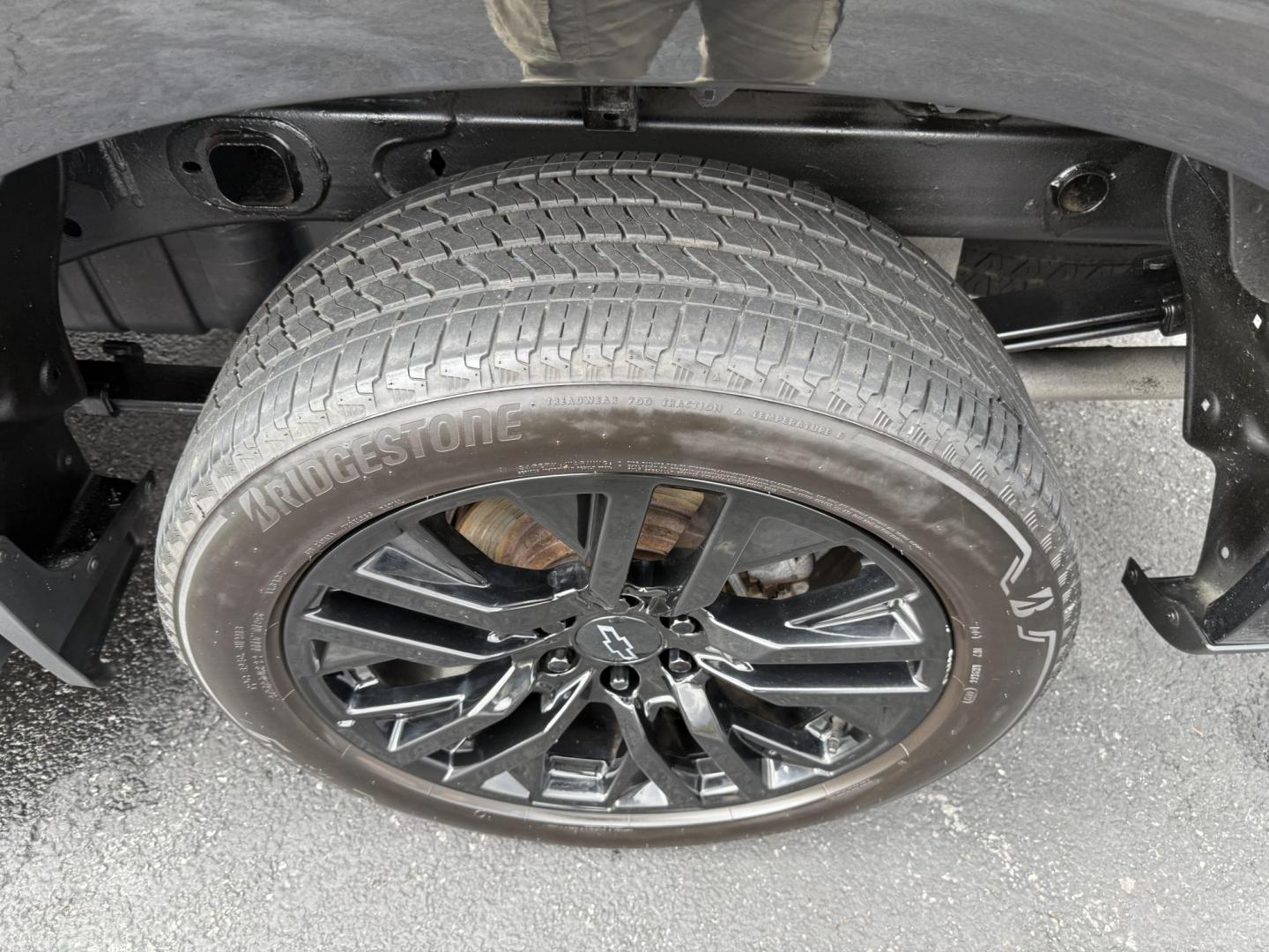 2020 Black Chevrolet Silverado 1500 Custom Crew Cab Short Box 4WD (1GCUYBEF1LZ) with an 5.3L V8 OHV 16V engine, 6A transmission, located at 8464 Route 219, Brockway, PA, 15824, (814) 265-1330, 41.226871, -78.780518 - Good looking pre owned 2020 Chev 1500 Crew cab 4wd with V8 engine, air condition, pwr windows and locks, and much more. This truck is serviced up and comes with a warranty. - Photo#9