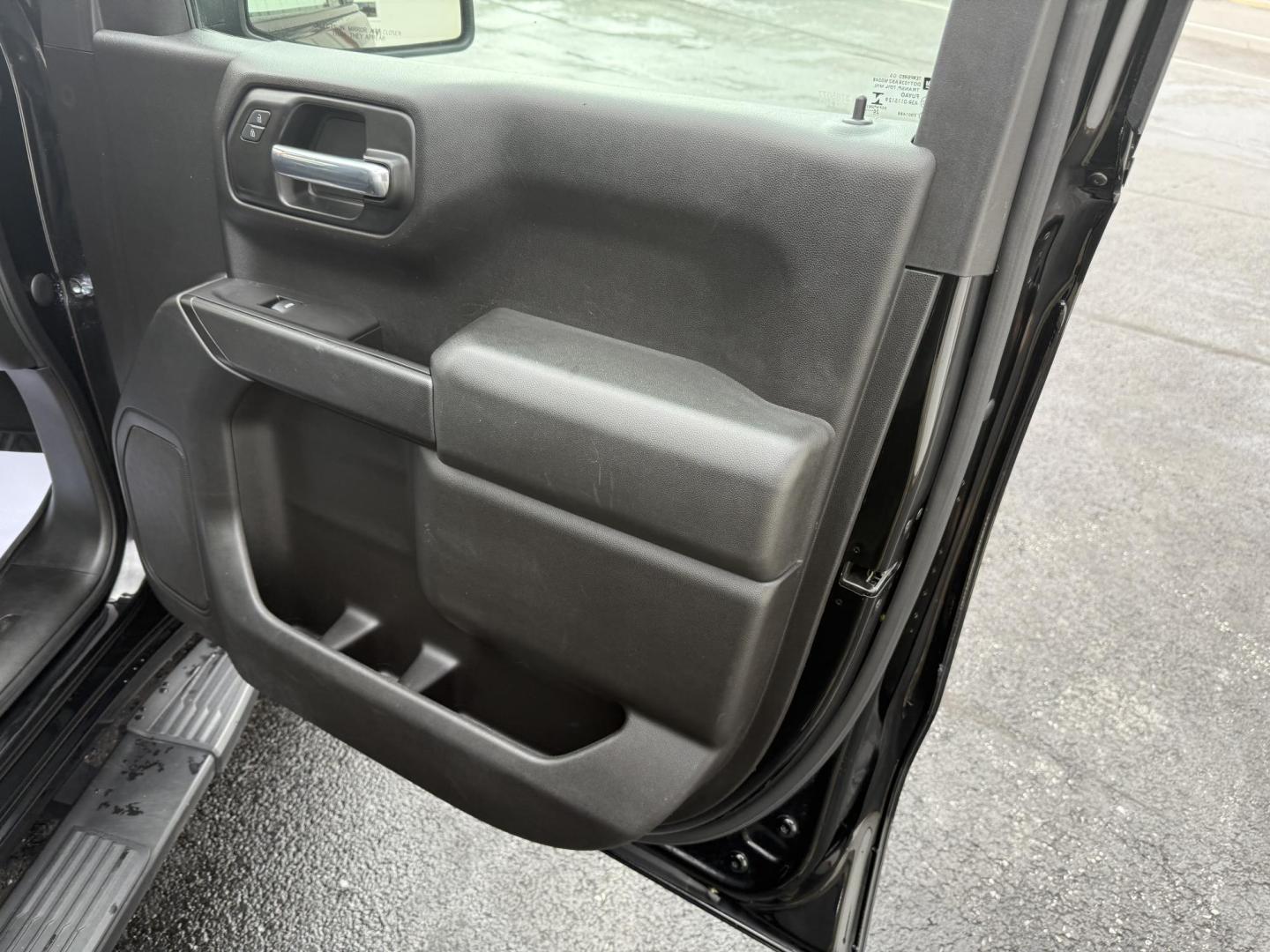 2020 Black Chevrolet Silverado 1500 Custom Crew Cab Short Box 4WD (1GCUYBEF1LZ) with an 5.3L V8 OHV 16V engine, 6A transmission, located at 8464 Route 219, Brockway, PA, 15824, (814) 265-1330, 41.226871, -78.780518 - Good looking pre owned 2020 Chev 1500 Crew cab 4wd with V8 engine, air condition, pwr windows and locks, and much more. This truck is serviced up and comes with a warranty. - Photo#15