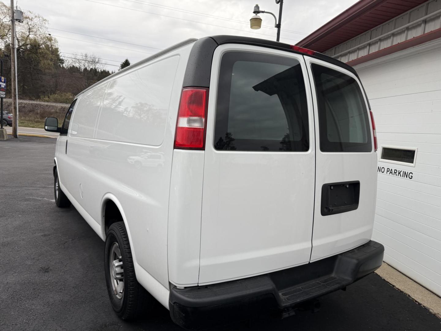 2019 White Chevrolet Express 3500 Cargo Extended (1GCZGHFG1K1) with an 6.0L V8 OHV 16V FFV engine, 6A transmission, located at 8464 Route 219, Brockway, PA, 15824, (814) 265-1330, 41.226871, -78.780518 - Must see 2019 Chev G3500 Cargo long base van well equipped with air condition, power windows and locks, and ONLY 87000 miles. Serviced up for delivery. - Photo#5