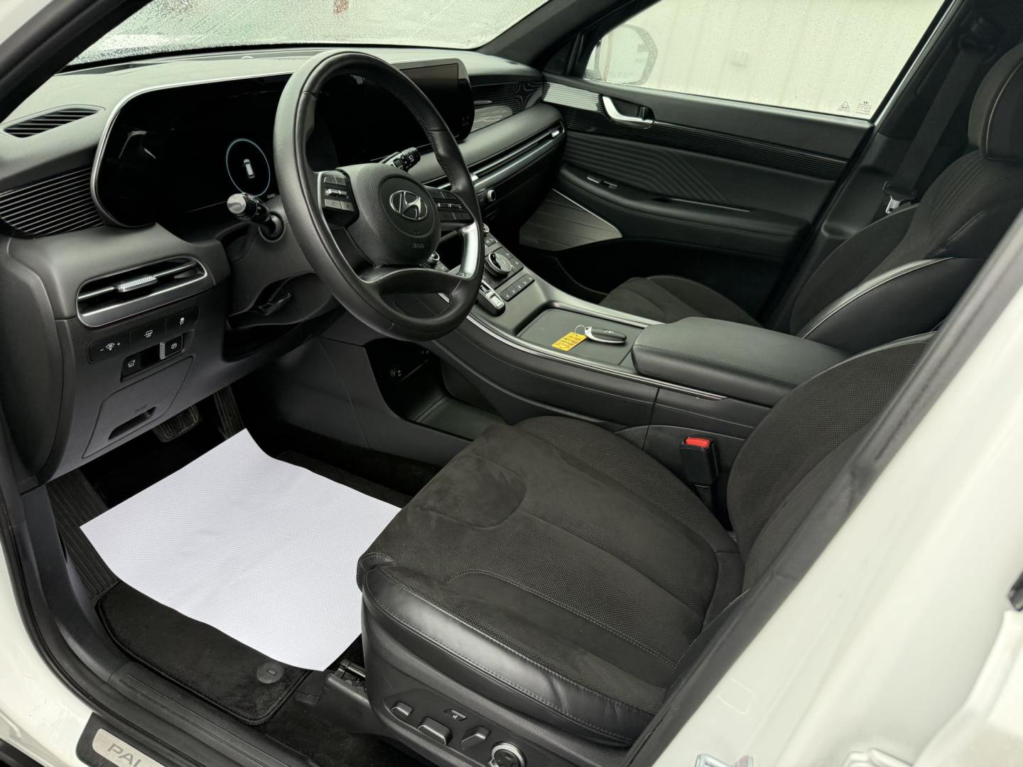 2024 White Hyundai Palisade Calligraphy AWD (KM8R7DGEXRU) with an 3.8L V6 DOHC 24V engine, 8A transmission, located at 8464 Route 219, Brockway, PA, 15824, (814) 265-1330, 41.226871, -78.780518 - MUST SEE SUV...This 2024 Hyundai Palisade AWD is well equipped with power/heated seats, pano roof, navigation, 7 passenger with rear a/c, factory wheels, and much much more. This Hyundai is serviced, Pa-inspected and comes with factory warranty. Must see car and priced well under retail value!!! - Photo#3