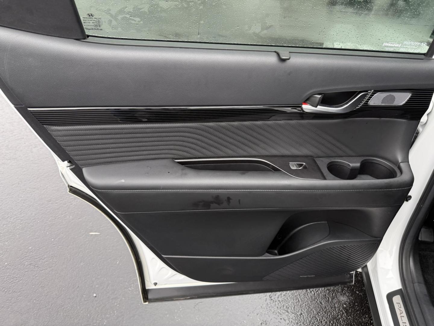 2024 White Hyundai Palisade Calligraphy AWD (KM8R7DGEXRU) with an 3.8L V6 DOHC 24V engine, 8A transmission, located at 8464 Route 219, Brockway, PA, 15824, (814) 265-1330, 41.226871, -78.780518 - MUST SEE SUV...This 2024 Hyundai Palisade AWD is well equipped with power/heated seats, pano roof, navigation, 7 passenger with rear a/c, factory wheels, and much much more. This Hyundai is serviced, Pa-inspected and comes with factory warranty. Must see car and priced well under retail value!!! - Photo#12