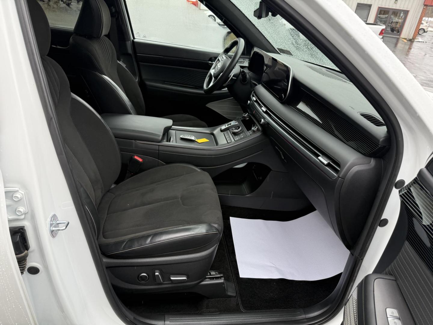 2024 White Hyundai Palisade Calligraphy AWD (KM8R7DGEXRU) with an 3.8L V6 DOHC 24V engine, 8A transmission, located at 8464 Route 219, Brockway, PA, 15824, (814) 265-1330, 41.226871, -78.780518 - MUST SEE SUV...This 2024 Hyundai Palisade AWD is well equipped with power/heated seats, pano roof, navigation, 7 passenger with rear a/c, factory wheels, and much much more. This Hyundai is serviced, Pa-inspected and comes with factory warranty. Must see car and priced well under retail value!!! - Photo#20