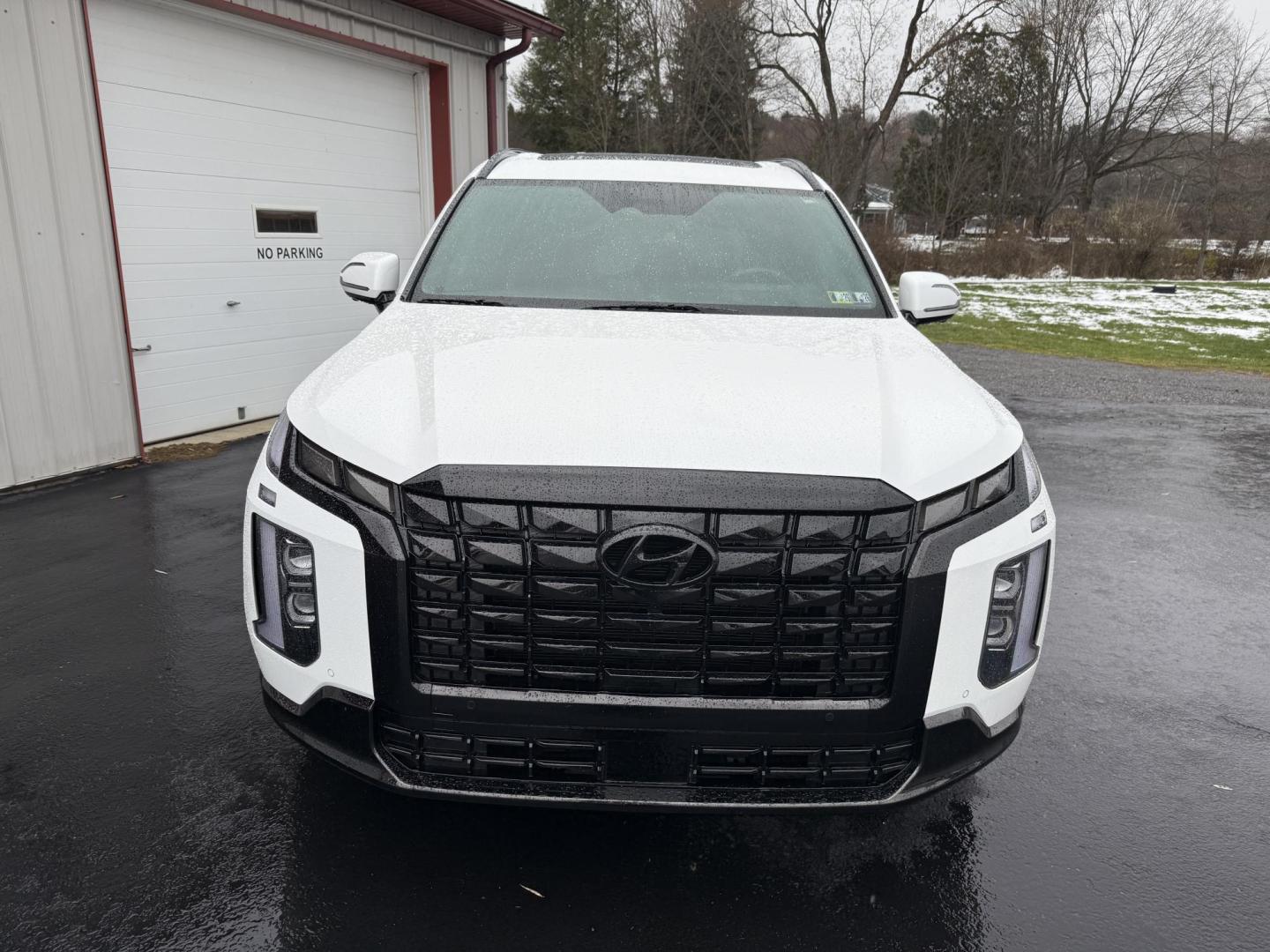 2024 White Hyundai Palisade Calligraphy AWD (KM8R7DGEXRU) with an 3.8L V6 DOHC 24V engine, 8A transmission, located at 8464 Route 219, Brockway, PA, 15824, (814) 265-1330, 41.226871, -78.780518 - MUST SEE SUV...This 2024 Hyundai Palisade AWD is well equipped with power/heated seats, pano roof, navigation, 7 passenger with rear a/c, factory wheels, and much much more. This Hyundai is serviced, Pa-inspected and comes with factory warranty. Must see car and priced well under retail value!!! - Photo#24