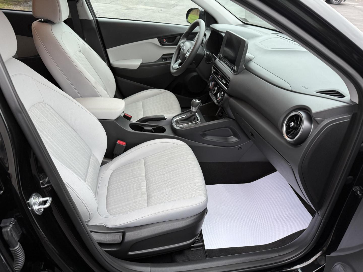 2023 Black Hyundai Kona SEL AWD (KM8K6CAB5PU) with an 2.0L L4 DOHC 16V engine, CVT transmission, located at 8464 Route 219, Brockway, PA, 15824, (814) 265-1330, 41.226871, -78.780518 - Must see 2023 Hyundai Kona SEL AWD with air condition, power windows and locks, power seat, factory alloy wheels and ONLY 6000 miles! This suv is serviced up and comes with remaining factory warranty. - Photo#16