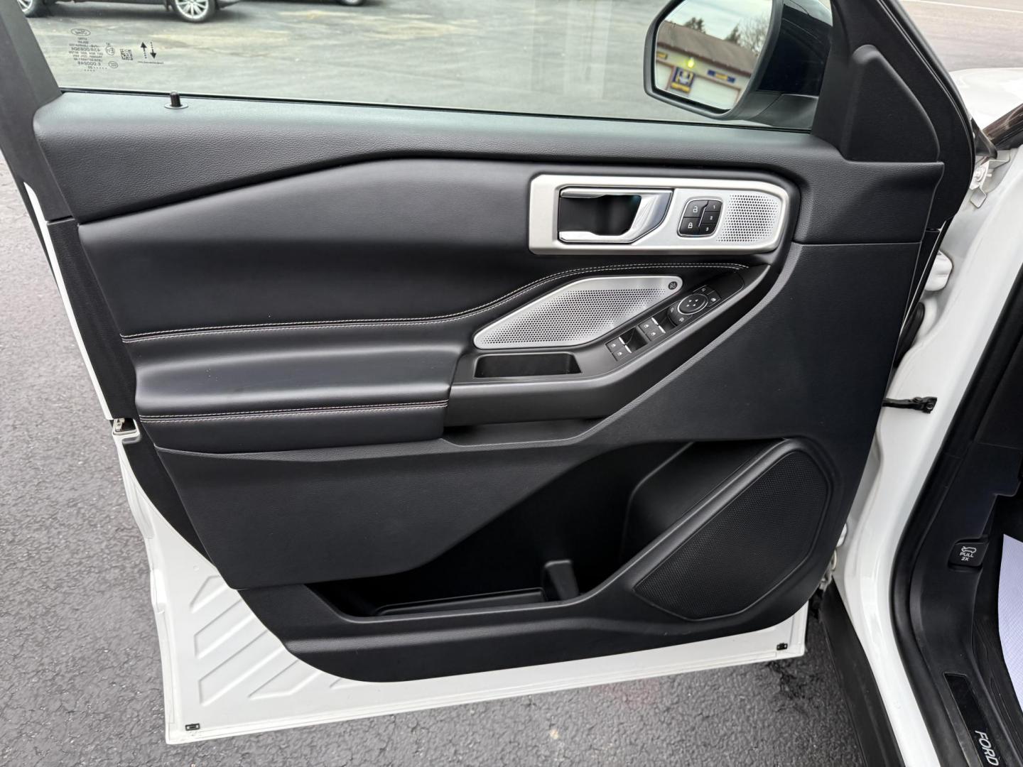 2020 White Ford Explorer ST AWD (1FM5K8GC8LG) with an 3.3L V6 DOHC 24V engine, 10A transmission, located at 8464 Route 219, Brockway, PA, 15824, (814) 265-1330, 41.226871, -78.780518 - Photo#4