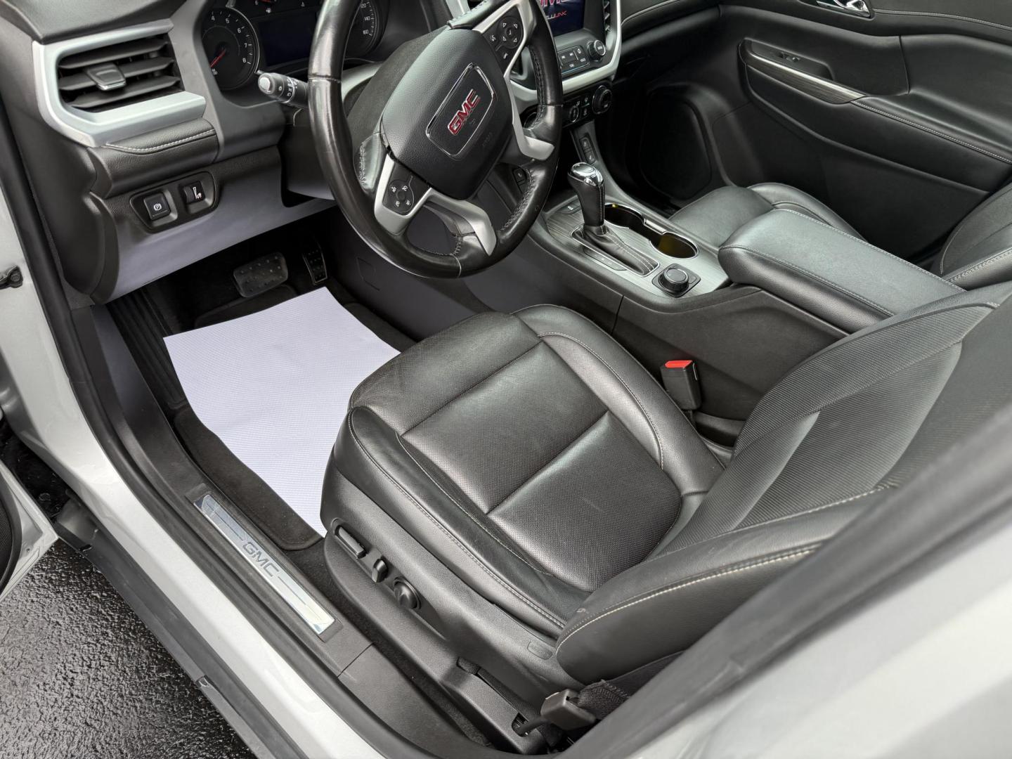 2019 Silver GMC Acadia SLT-1 FWD (1GKKNMLS6KZ) with an 3.6L V6 DOHC 24V engine, 6A transmission, located at 8464 Route 219, Brockway, PA, 15824, (814) 265-1330, 41.226871, -78.780518 - Photo#3