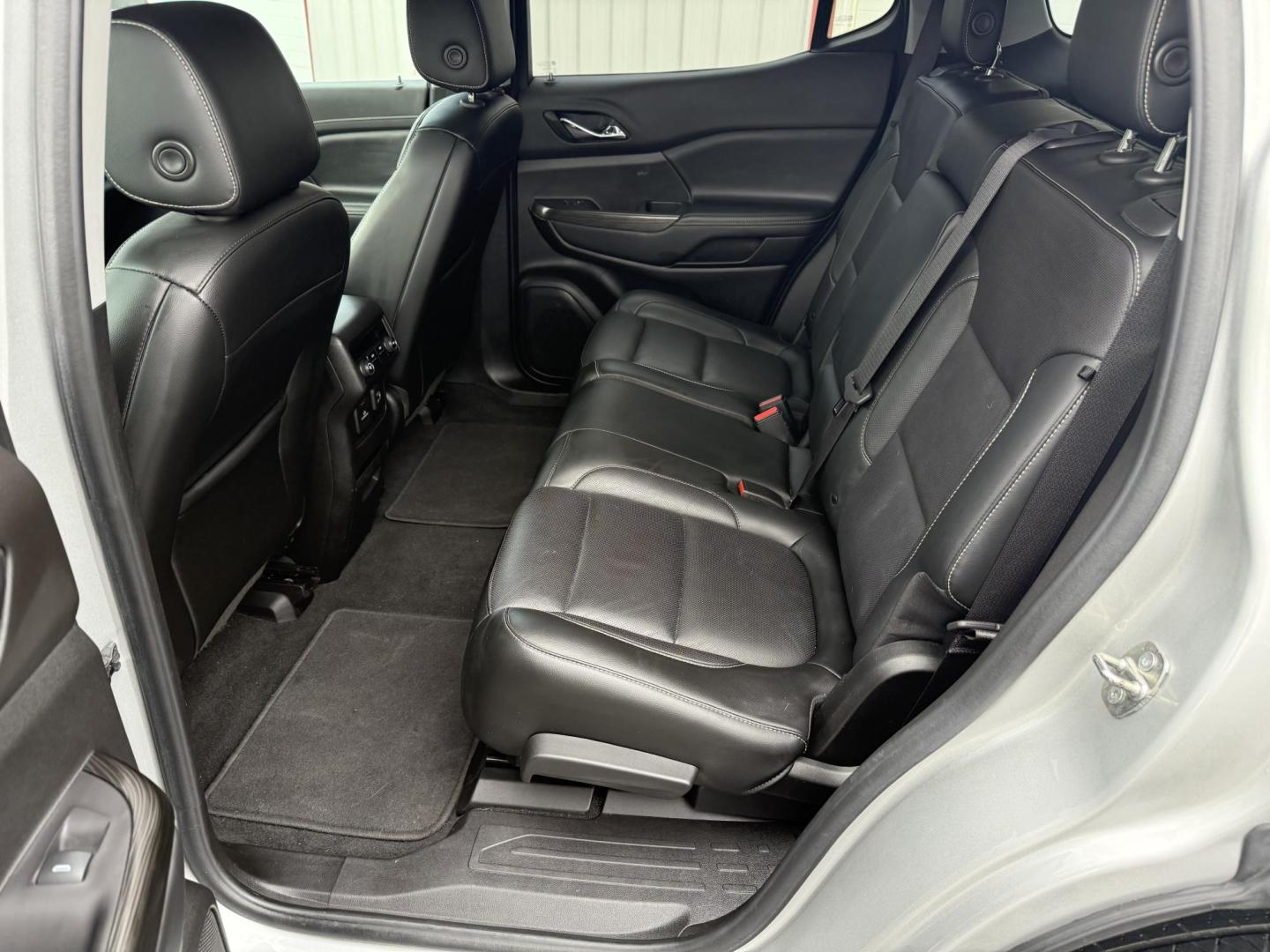 2019 Silver GMC Acadia SLT-1 FWD (1GKKNMLS6KZ) with an 3.6L V6 DOHC 24V engine, 6A transmission, located at 8464 Route 219, Brockway, PA, 15824, (814) 265-1330, 41.226871, -78.780518 - Photo#7