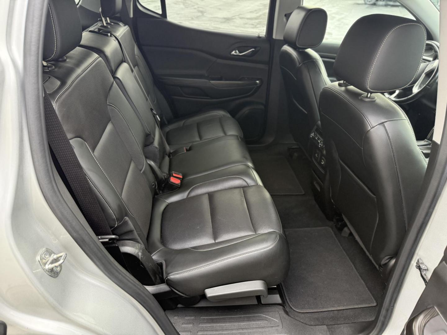 2019 Silver GMC Acadia SLT-1 FWD (1GKKNMLS6KZ) with an 3.6L V6 DOHC 24V engine, 6A transmission, located at 8464 Route 219, Brockway, PA, 15824, (814) 265-1330, 41.226871, -78.780518 - Photo#12