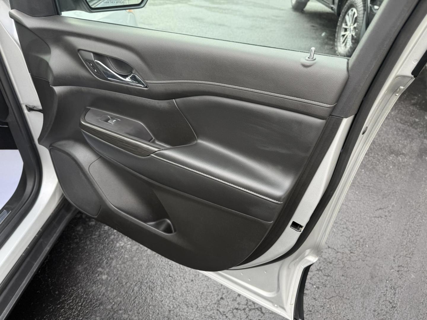 2019 Silver GMC Acadia SLT-1 FWD (1GKKNMLS6KZ) with an 3.6L V6 DOHC 24V engine, 6A transmission, located at 8464 Route 219, Brockway, PA, 15824, (814) 265-1330, 41.226871, -78.780518 - Photo#15