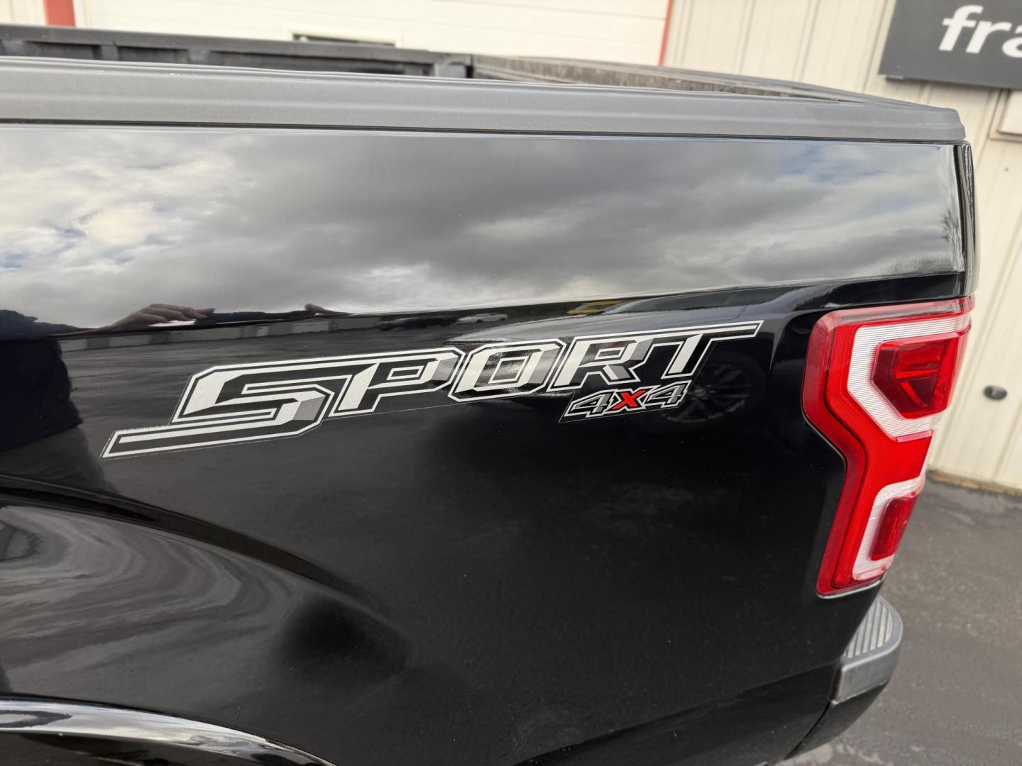 2018 Black Ford F-150 XLT SuperCrew 6.5-ft. Bed 4WD (1FTEW1EP0JF) with an 2.7L V6 DOHC 24V engine, 6A transmission, located at 8464 Route 219, Brockway, PA, 15824, (814) 265-1330, 41.226871, -78.780518 - Photo#10