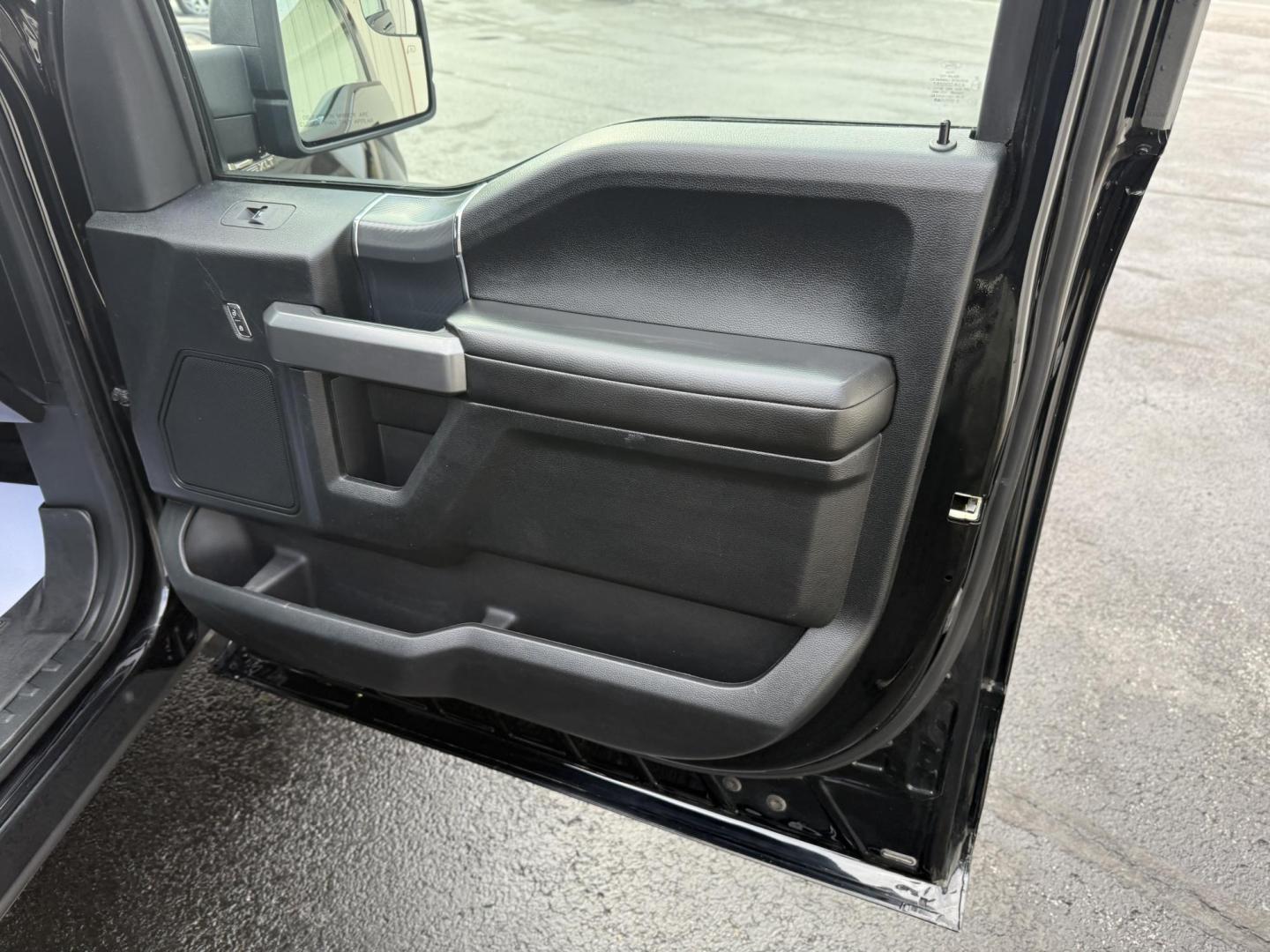 2018 Black Ford F-150 XLT SuperCrew 6.5-ft. Bed 4WD (1FTEW1EP0JF) with an 2.7L V6 DOHC 24V engine, 6A transmission, located at 8464 Route 219, Brockway, PA, 15824, (814) 265-1330, 41.226871, -78.780518 - Photo#15