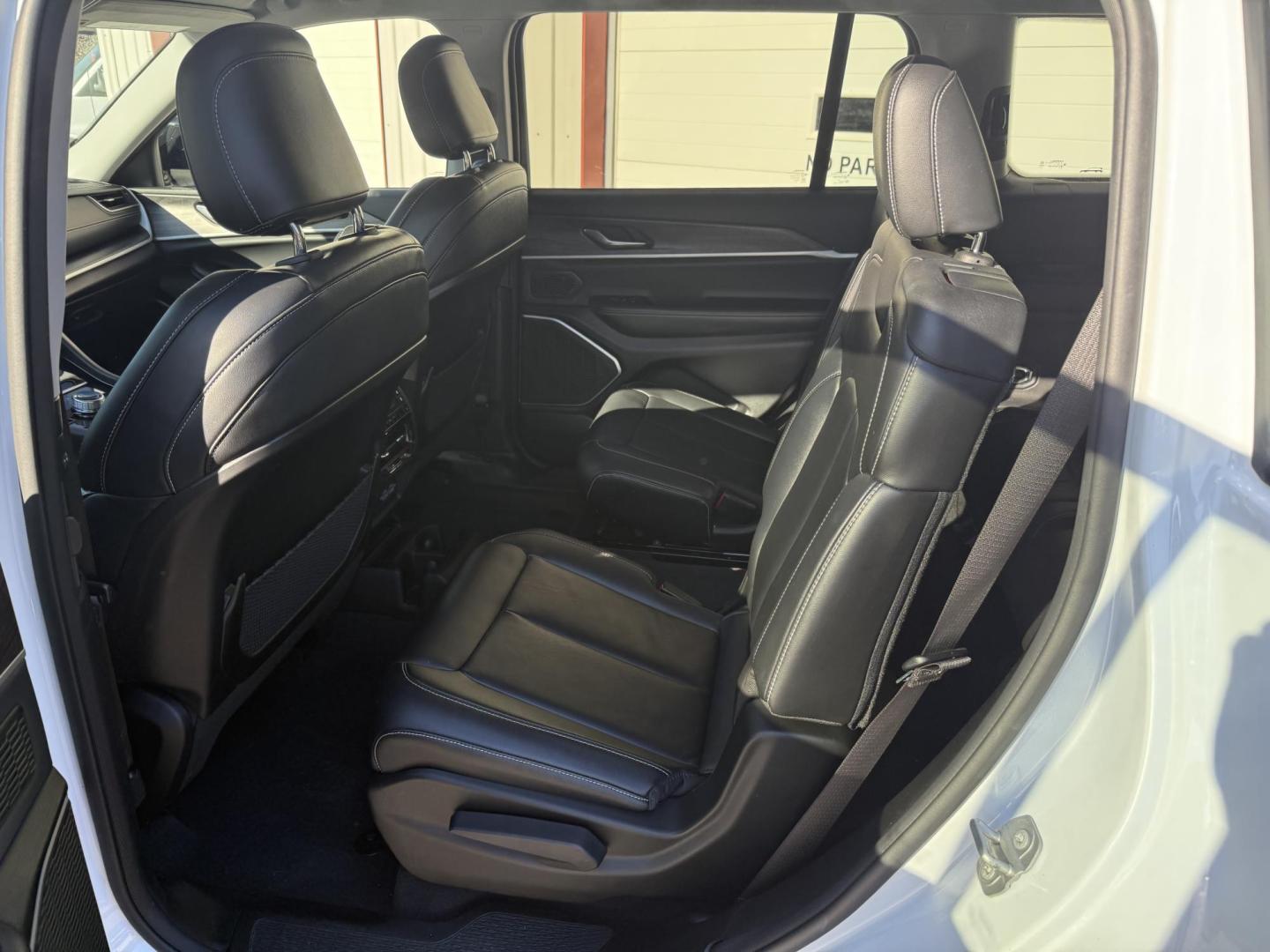 2021 White Jeep Grand Cherokee Limited 4WD (1C4RJKBG4M8) with an 3.6L V6 DOHC 24V engine, 8A transmission, located at 8464 Route 219, Brockway, PA, 15824, (814) 265-1330, 41.226871, -78.780518 - Good looking 2021 Jeep Grand Cherokee L Limited 4wd with V6 engine, air condition, leather interior with power/heated front seats, navigation, 3rd row seating and much more. Only 43000 miles on this 1-owner Jeep. Serviced up and factory warranty remaining. - Photo#6