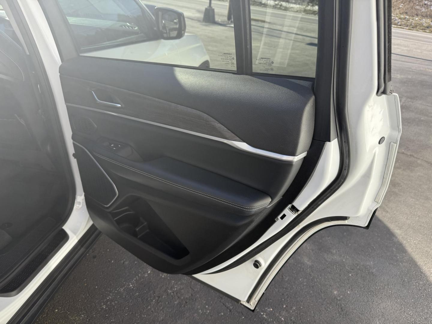 2021 White Jeep Grand Cherokee Limited 4WD (1C4RJKBG4M8) with an 3.6L V6 DOHC 24V engine, 8A transmission, located at 8464 Route 219, Brockway, PA, 15824, (814) 265-1330, 41.226871, -78.780518 - Good looking 2021 Jeep Grand Cherokee L Limited 4wd with V6 engine, air condition, leather interior with power/heated front seats, navigation, 3rd row seating and much more. Only 43000 miles on this 1-owner Jeep. Serviced up and factory warranty remaining. - Photo#16