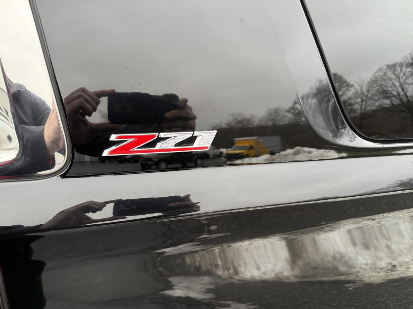 2018 Black Chevrolet Suburban LT 4WD (1GNSKHKC1JR) with an 5.3L V8 OHV 16V engine, 6A transmission, located at 8464 Route 219, Brockway, PA, 15824, (814) 265-1330, 41.226871, -78.780518 - Fresh local trade in, with lots of equipment, well taken care of, and priced to sell!! 2018 Chev Suburban LT Z71 with 4wd, V8, air condition, leather interior with pwr seat, 3rd row seating with rear a/c, sunroof, navigation and much more. Serviced up and ready for you! - Photo#10