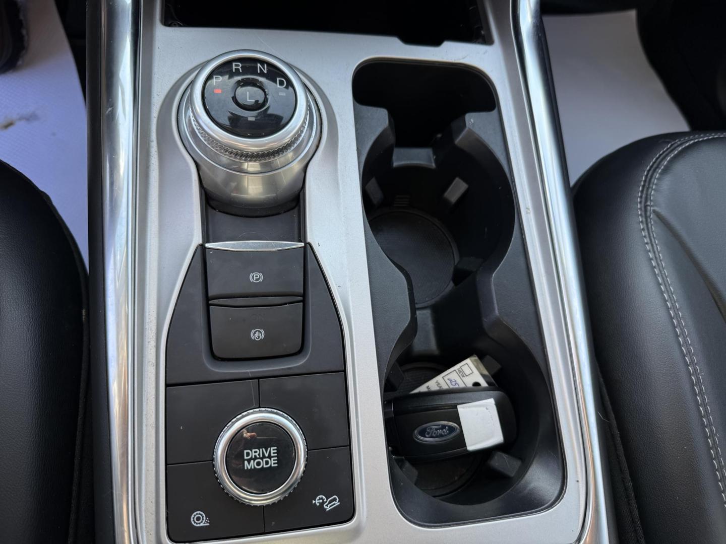 2022 Silver Ford Explorer XLT AWD (1FMSK8DH4NG) with an 2.3L L4 DOHC 16V engine, 10A transmission, located at 8464 Route 219, Brockway, PA, 15824, (814) 265-1330, 41.226871, -78.780518 - Sharp looking 2022 Ford Explorer XLT 4wd with leather interior, power/heated front seats, captain chairs, 6-passenger, rear a/c, factory alloy wheels, and ONLY 25000 miles. Serviced up and comes with Remaining Factory Warranty. Must see vehicle, save $$$$ - Photo#5