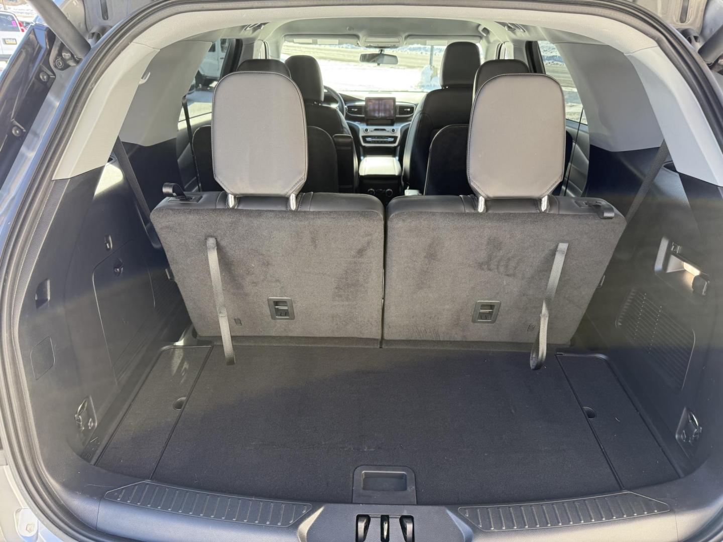 2022 Silver Ford Explorer XLT AWD (1FMSK8DH4NG) with an 2.3L L4 DOHC 16V engine, 10A transmission, located at 8464 Route 219, Brockway, PA, 15824, (814) 265-1330, 41.226871, -78.780518 - Sharp looking 2022 Ford Explorer XLT 4wd with leather interior, power/heated front seats, captain chairs, 6-passenger, rear a/c, factory alloy wheels, and ONLY 25000 miles. Serviced up and comes with Remaining Factory Warranty. Must see vehicle, save $$$$ - Photo#13