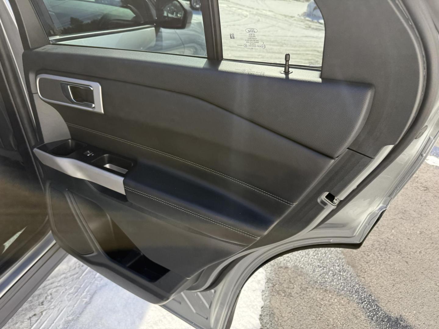 2022 Silver Ford Explorer XLT AWD (1FMSK8DH4NG) with an 2.3L L4 DOHC 16V engine, 10A transmission, located at 8464 Route 219, Brockway, PA, 15824, (814) 265-1330, 41.226871, -78.780518 - Sharp looking 2022 Ford Explorer XLT 4wd with leather interior, power/heated front seats, captain chairs, 6-passenger, rear a/c, factory alloy wheels, and ONLY 25000 miles. Serviced up and comes with Remaining Factory Warranty. Must see vehicle, save $$$$ - Photo#16