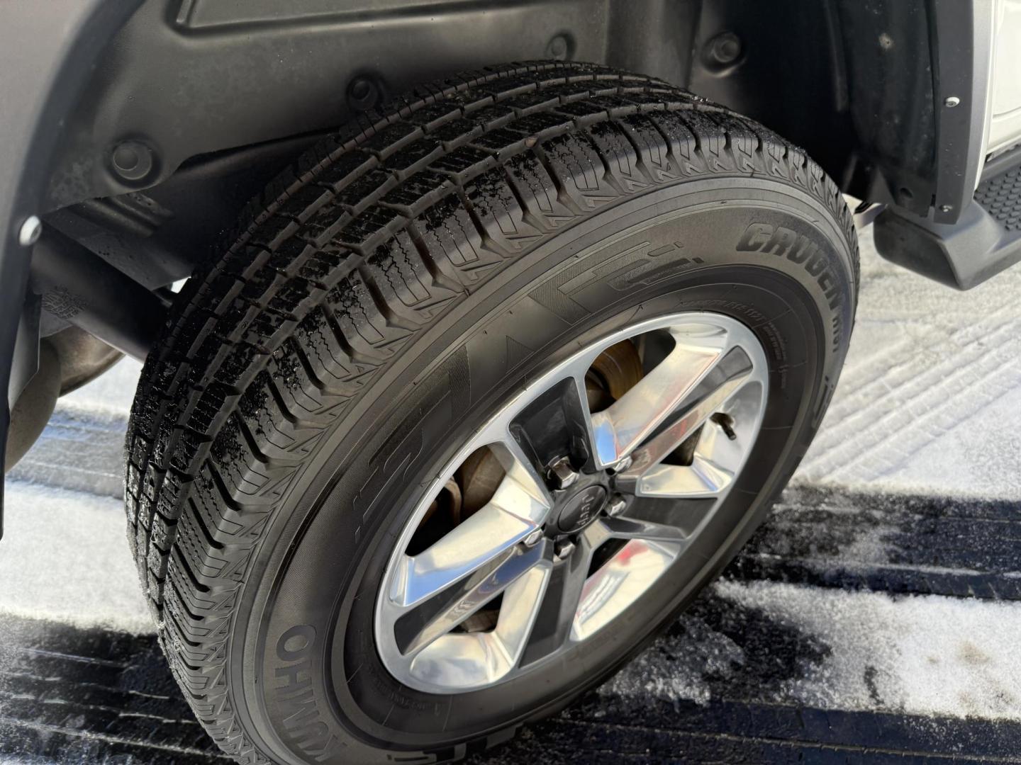 2022 White Jeep Wrangler Unlimited Sahara (1C4HJXEG4NW) with an 3.6L V6 DOHC 24V FFV engine, 6A transmission, located at 8464 Route 219, Brockway, PA, 15824, (814) 265-1330, 41.226871, -78.780518 - Super, clean 2022 Jeep Wrangler Unlimited Sahara 4wd well equipped and very sharp. Well equipped, with V6 engine, air condition, power windows and locks, matching hard top and much more. This Jeep is serviced, warranted and priced to sell. - Photo#12