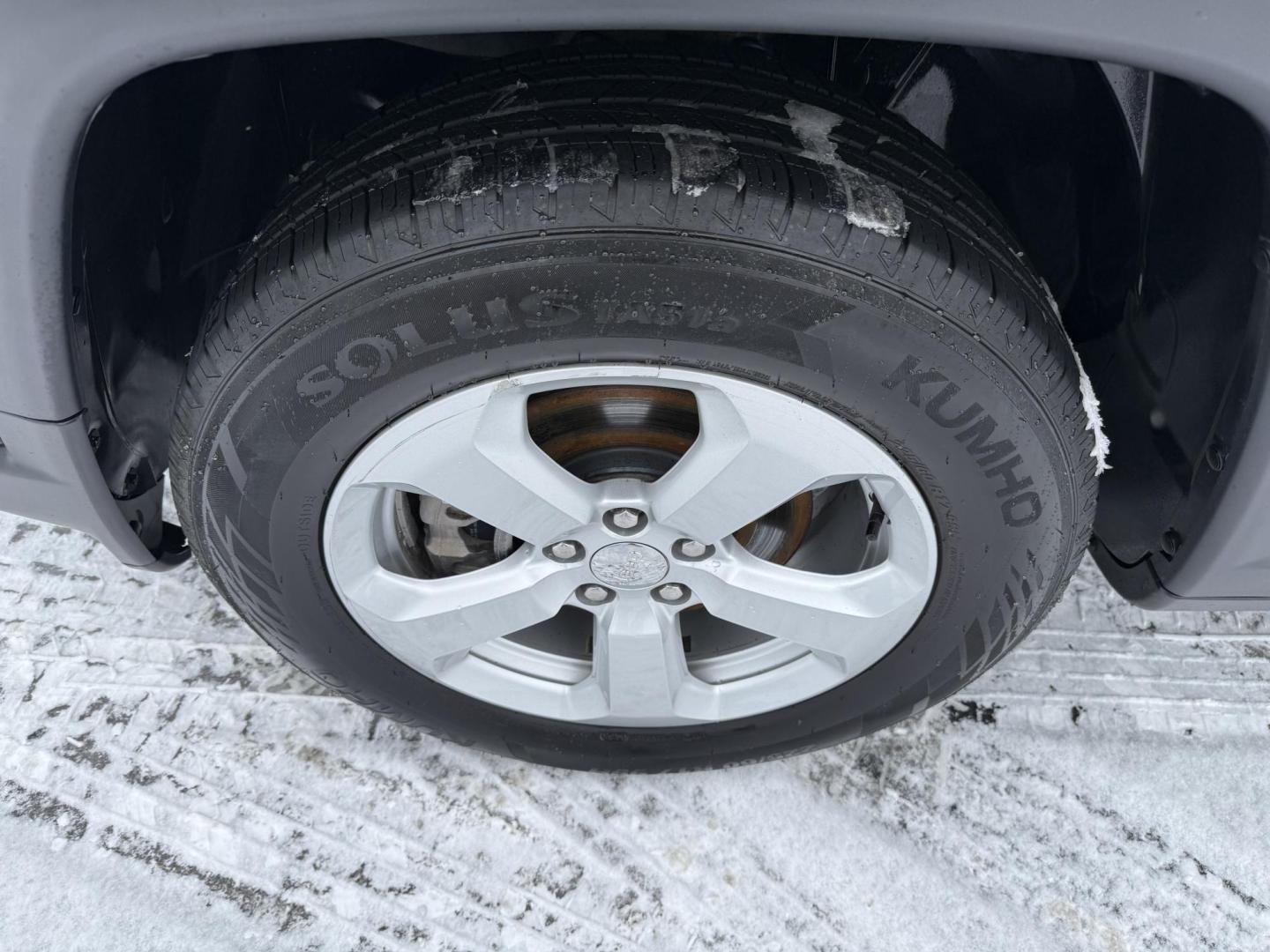 2020 Black Jeep Compass Latitude 4WD (3C4NJDBB1LT) with an 2.4L L4 DOHC 16V engine, located at 8464 Route 219, Brockway, PA, 15824, (814) 265-1330, 41.226871, -78.780518 - Very nice, well taken care of 2020 Jeep Compass Latitude 4wd with 4 cylinder, air condition, power windows and locks, factory wheels and more. ONLY 77000 miles. Serviced up and ready to go. Great price on this pre owned Jeep. - Photo#1