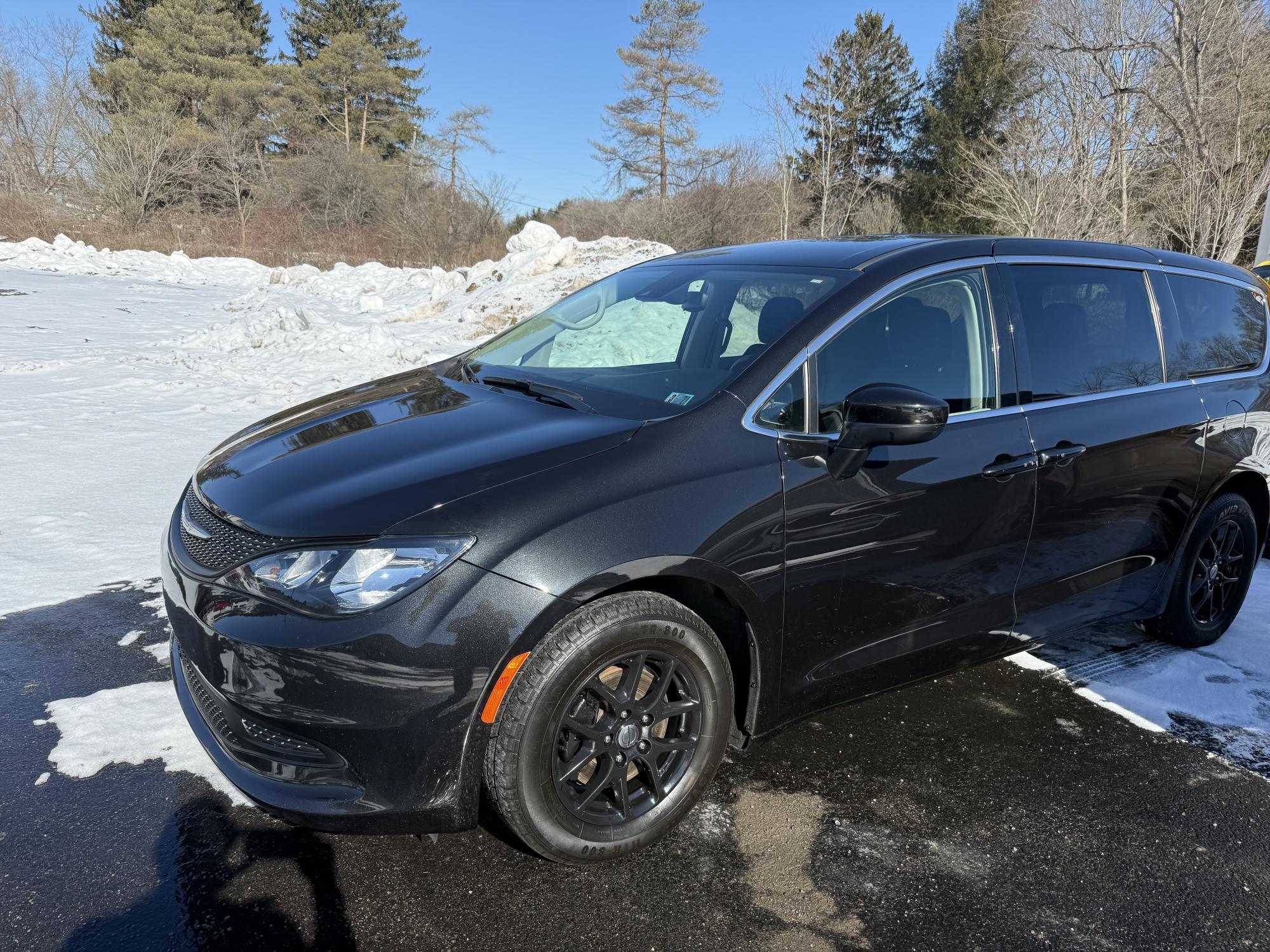 photo of 2023 Chrysler Voyager LX