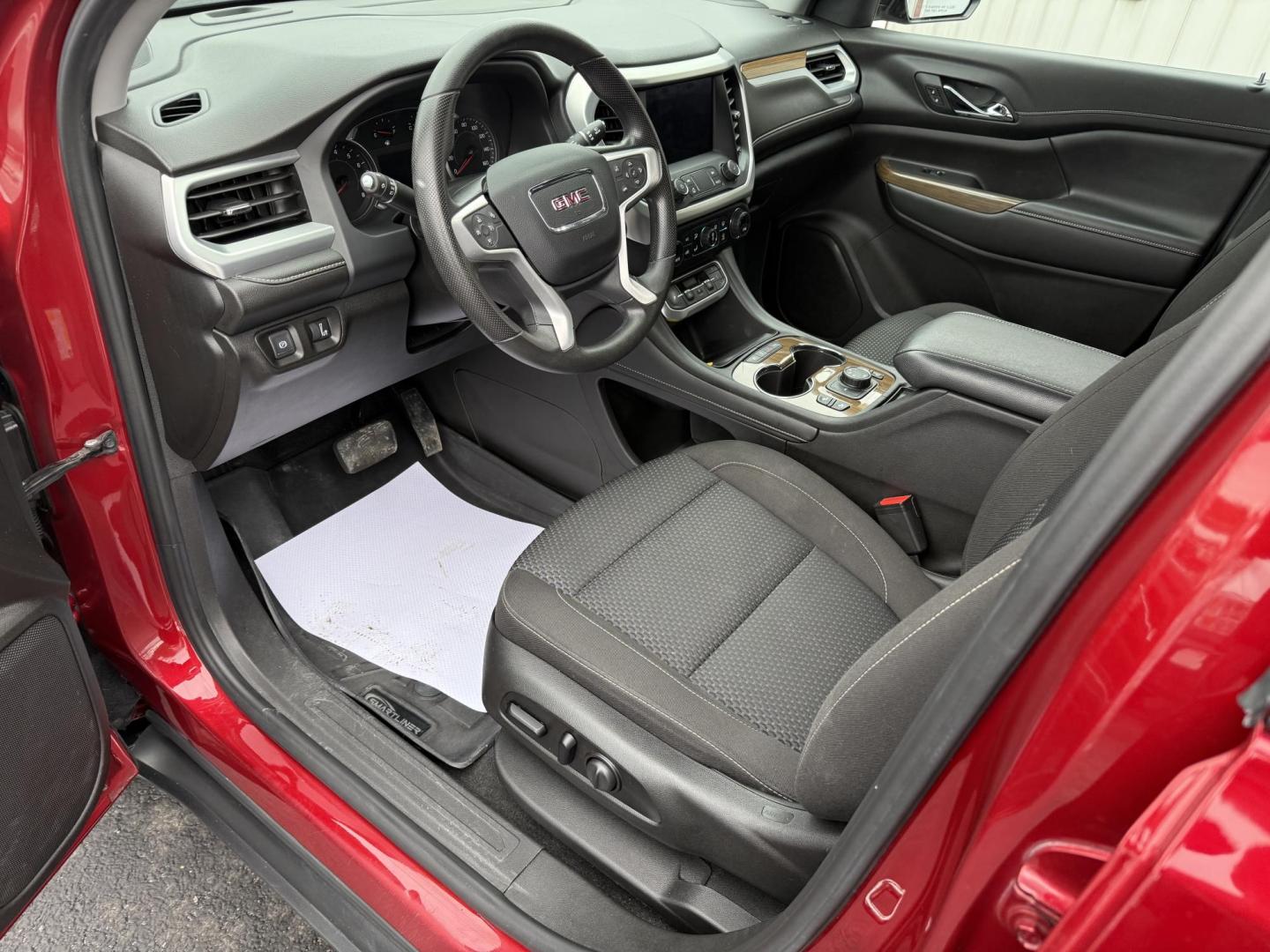 2021 Red GMC Acadia SLE-1 AWD (1GKKNRLS8MZ) with an 3.6L V6 DOHC 24V engine, 6A transmission, located at 8464 Route 219, Brockway, PA, 15824, (814) 265-1330, 41.226871, -78.780518 - Sharp looking pre owned 2021 GMC Acadia SLE all wheel drive with V6, air condition, cloth interior with power/heated seats, captain chairs, 6 passenger with rear a/c, factory alloy wheels and ONLY 68000 miles. Serviced with 2 new tires and ready to go. - Photo#3