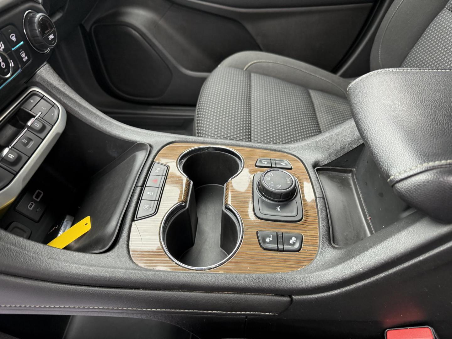 2021 Red GMC Acadia SLE-1 AWD (1GKKNRLS8MZ) with an 3.6L V6 DOHC 24V engine, 6A transmission, located at 8464 Route 219, Brockway, PA, 15824, (814) 265-1330, 41.226871, -78.780518 - Sharp looking pre owned 2021 GMC Acadia SLE all wheel drive with V6, air condition, cloth interior with power/heated seats, captain chairs, 6 passenger with rear a/c, factory alloy wheels and ONLY 68000 miles. Serviced with 2 new tires and ready to go. - Photo#5