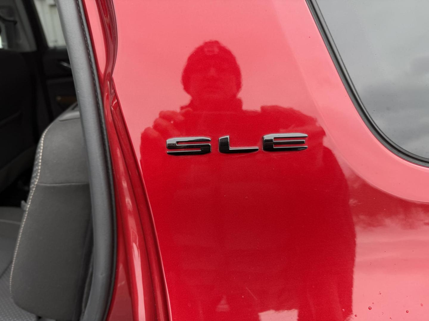 2021 Red GMC Acadia SLE-1 AWD (1GKKNRLS8MZ) with an 3.6L V6 DOHC 24V engine, 6A transmission, located at 8464 Route 219, Brockway, PA, 15824, (814) 265-1330, 41.226871, -78.780518 - Sharp looking pre owned 2021 GMC Acadia SLE all wheel drive with V6, air condition, cloth interior with power/heated seats, captain chairs, 6 passenger with rear a/c, factory alloy wheels and ONLY 68000 miles. Serviced with 2 new tires and ready to go. - Photo#7