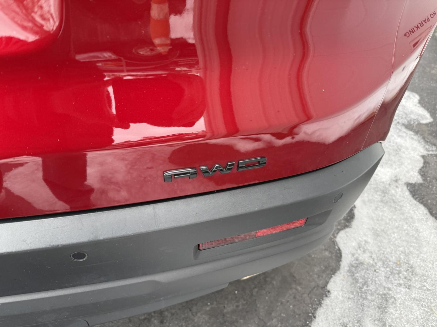 2021 Red GMC Acadia SLE-1 AWD (1GKKNRLS8MZ) with an 3.6L V6 DOHC 24V engine, 6A transmission, located at 8464 Route 219, Brockway, PA, 15824, (814) 265-1330, 41.226871, -78.780518 - Sharp looking pre owned 2021 GMC Acadia SLE all wheel drive with V6, air condition, cloth interior with power/heated seats, captain chairs, 6 passenger with rear a/c, factory alloy wheels and ONLY 68000 miles. Serviced with 2 new tires and ready to go. - Photo#11