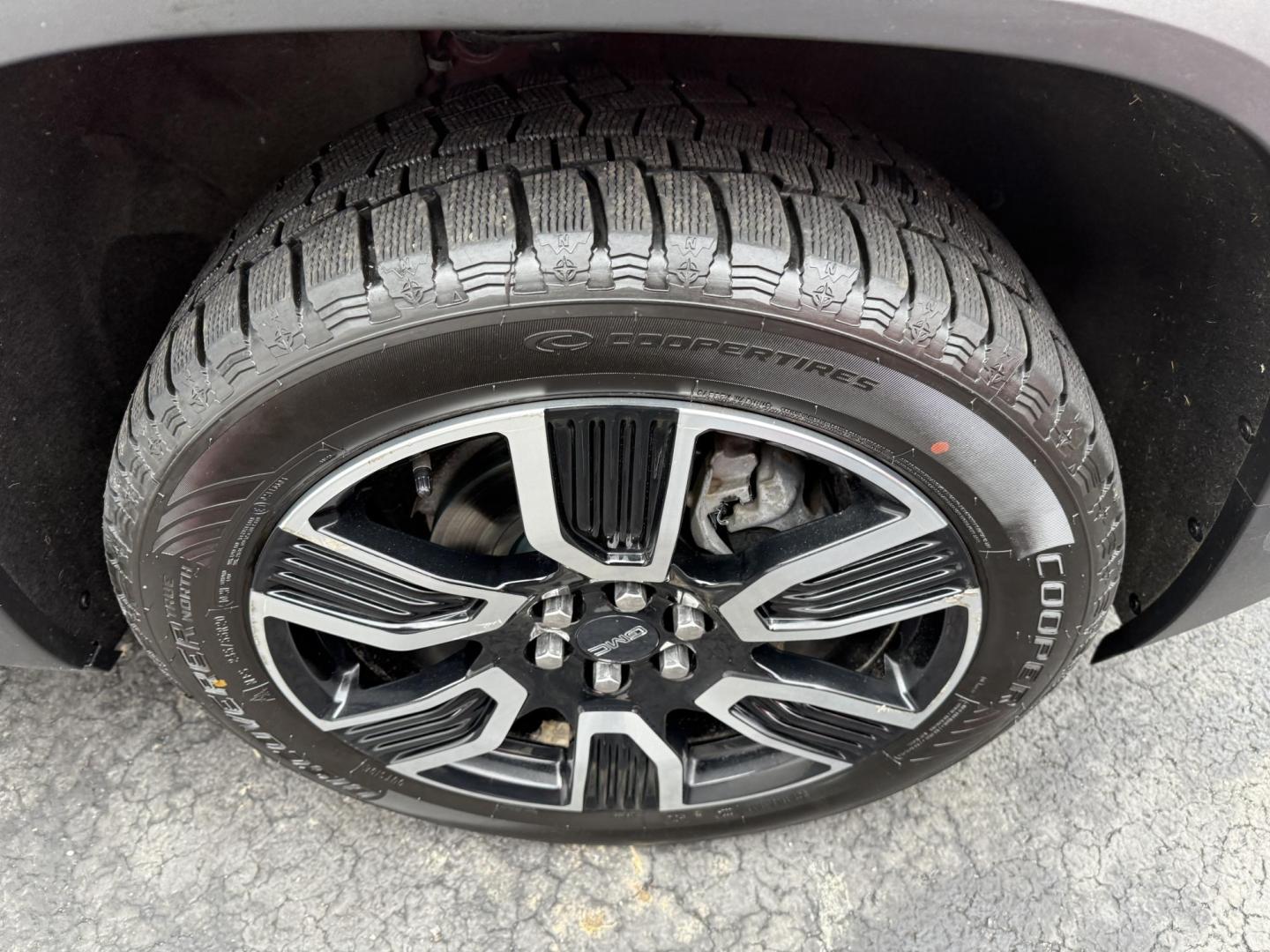 2021 Red GMC Acadia SLE-1 AWD (1GKKNRLS8MZ) with an 3.6L V6 DOHC 24V engine, 6A transmission, located at 8464 Route 219, Brockway, PA, 15824, (814) 265-1330, 41.226871, -78.780518 - Sharp looking pre owned 2021 GMC Acadia SLE all wheel drive with V6, air condition, cloth interior with power/heated seats, captain chairs, 6 passenger with rear a/c, factory alloy wheels and ONLY 68000 miles. Serviced with 2 new tires and ready to go. - Photo#16