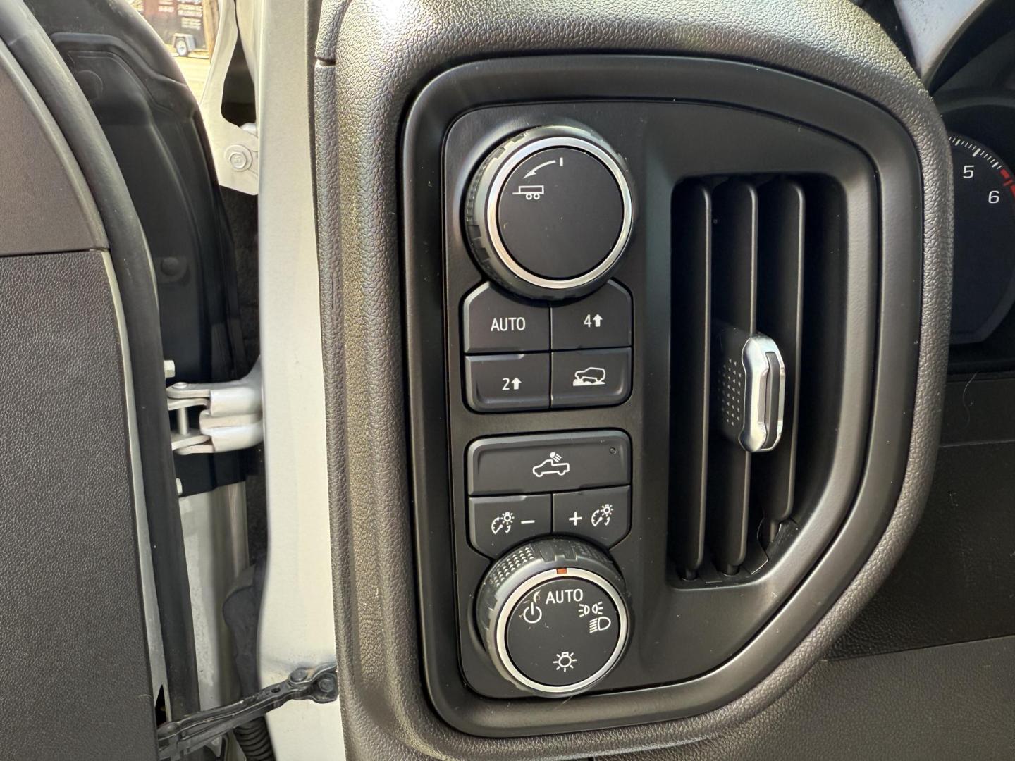 2021 Silver Chevrolet Silverado 1500 Custom Crew Cab Short Box 4WD (3GCPYBEKXMG) with an 2.7L L4 DOHC 16V TURBO engine, 6A transmission, located at 8464 Route 219, Brockway, PA, 15824, (814) 265-1330, 41.226871, -78.780518 - Nice clean, solid 2019 Chevrolet 1500 Silverado Custom 4wd well equipped and serviced up. This truck is priced to sell and priced well under retail value. - Photo#6