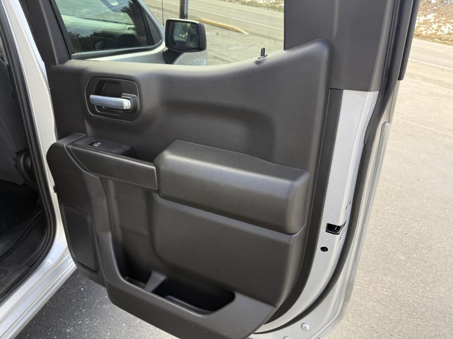 2021 Silver Chevrolet Silverado 1500 Custom Crew Cab Short Box 4WD (3GCPYBEKXMG) with an 2.7L L4 DOHC 16V TURBO engine, 6A transmission, located at 8464 Route 219, Brockway, PA, 15824, (814) 265-1330, 41.226871, -78.780518 - Nice clean, solid 2019 Chevrolet 1500 Silverado Custom 4wd well equipped and serviced up. This truck is priced to sell and priced well under retail value. - Photo#14