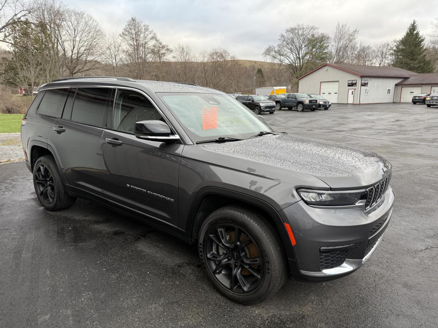 2021 Charcoal Jeep Grand Cherokee Limited 4WD (1C4RJKBG7M8) with an 3.6L V6 DOHC 24V engine, 8A transmission, located at 8464 Route 219, Brockway, PA, 15824, (814) 265-1330, 41.226871, -78.780518 - good looking 2021 Jeep Grand Cherokee L Limited with 3rd row seating, rear a/c, quad seating, leather interior with power/heated seats, and much more. This pre owned Jeep is serviced, Pa-Inspected, and comes with a 12 month/12000 mile warranty. - Photo#20