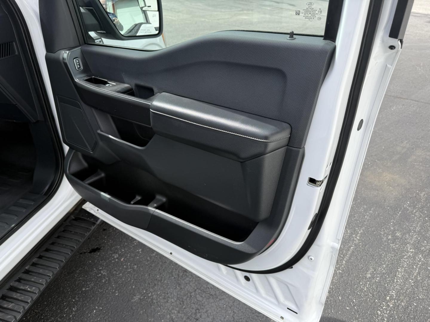 2021 White Ford F-150 XLT SuperCrew 6.5-ft. Bed 4WD (1FTEW1EP3MF) with an 2.7L V6 DOHC 24V engine, 6A transmission, located at 8464 Route 219, Brockway, PA, 15824, (814) 265-1330, 41.226871, -78.780518 - Well taken care of 2021 Ford F150 Crew Cab SXT pkg with 2.7/v6, air condition, power windows and locks, bed cover, mat floor and much more. This Ford Truck is serviced up and ready to go. Must see truck and runs A1. Stop in and see us located on Route 219, Jefferson County. - Photo#15