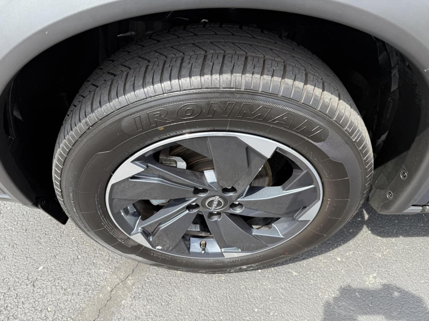 2024 Gray Nissan Rogue SV AWD (5N1BT3BB9RC) with an 2.5L L4 DOHC 16V engine, CVT transmission, located at 8464 Route 219, Brockway, PA, 15824, (814) 265-1330, 41.226871, -78.780518 - good looking 2024 Nissan Rogue SV Awd with 43,000 miles. This 1-owner Nissan suv is well equipped with cloth interior, power front seat, air condition, power windows and locks, factory wheels and much more. This Nissan is serviced up and comes with remaining factory warranty. - Photo#1