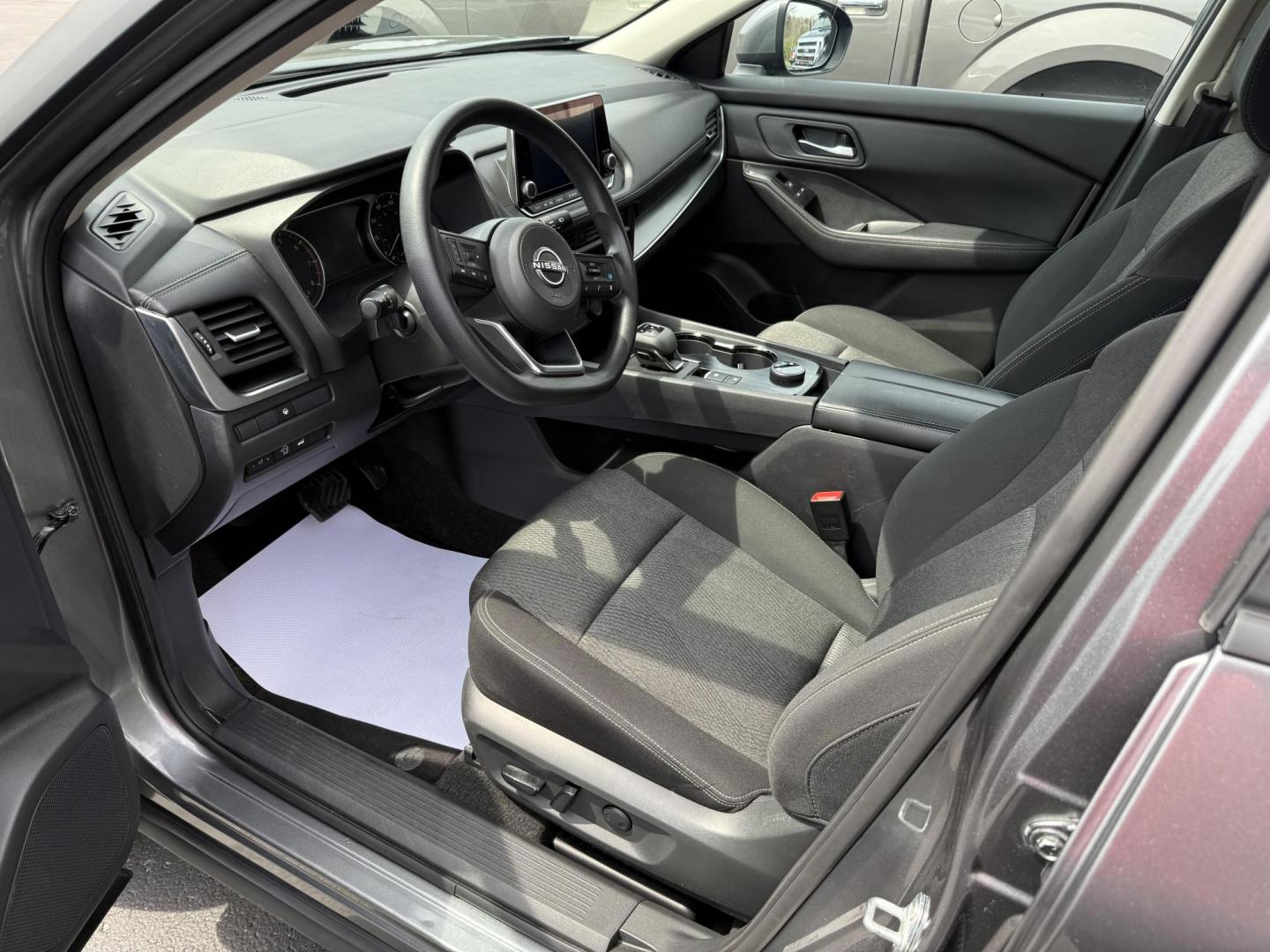 2024 Gray Nissan Rogue SV AWD (5N1BT3BB9RC) with an 2.5L L4 DOHC 16V engine, CVT transmission, located at 8464 Route 219, Brockway, PA, 15824, (814) 265-1330, 41.226871, -78.780518 - good looking 2024 Nissan Rogue SV Awd with 43,000 miles. This 1-owner Nissan suv is well equipped with cloth interior, power front seat, air condition, power windows and locks, factory wheels and much more. This Nissan is serviced up and comes with remaining factory warranty. - Photo#3