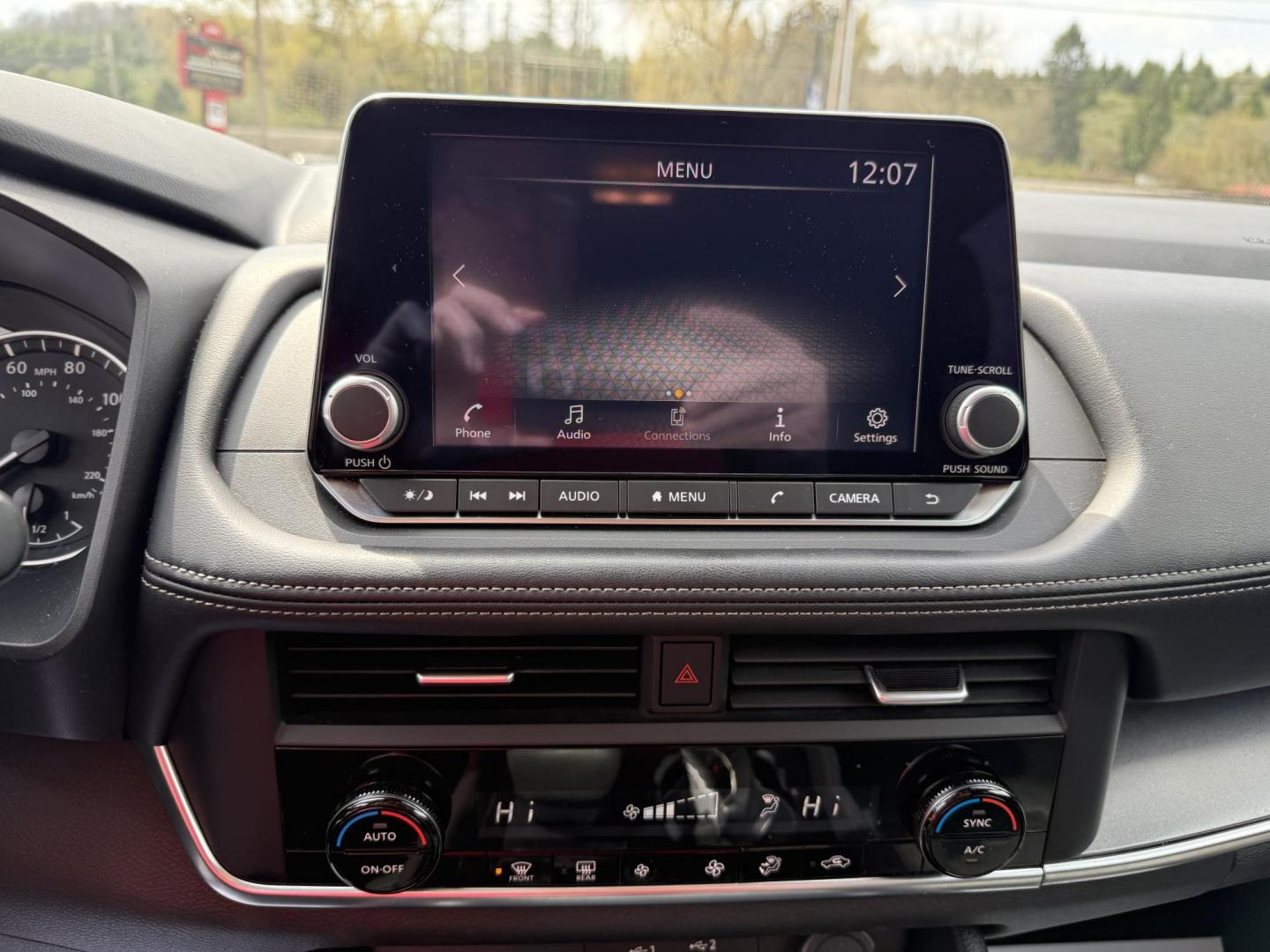 2024 Gray Nissan Rogue SV AWD (5N1BT3BB9RC) with an 2.5L L4 DOHC 16V engine, CVT transmission, located at 8464 Route 219, Brockway, PA, 15824, (814) 265-1330, 41.226871, -78.780518 - good looking 2024 Nissan Rogue SV Awd with 43,000 miles. This 1-owner Nissan suv is well equipped with cloth interior, power front seat, air condition, power windows and locks, factory wheels and much more. This Nissan is serviced up and comes with remaining factory warranty. - Photo#5