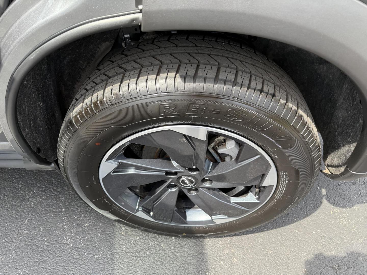 2024 Gray Nissan Rogue SV AWD (5N1BT3BB9RC) with an 2.5L L4 DOHC 16V engine, CVT transmission, located at 8464 Route 219, Brockway, PA, 15824, (814) 265-1330, 41.226871, -78.780518 - good looking 2024 Nissan Rogue SV Awd with 43,000 miles. This 1-owner Nissan suv is well equipped with cloth interior, power front seat, air condition, power windows and locks, factory wheels and much more. This Nissan is serviced up and comes with remaining factory warranty. - Photo#8