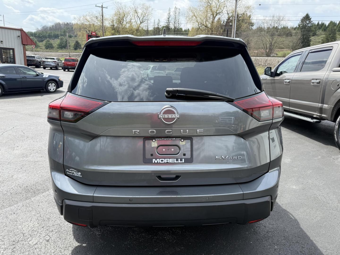 2024 Gray Nissan Rogue SV AWD (5N1BT3BB9RC) with an 2.5L L4 DOHC 16V engine, CVT transmission, located at 8464 Route 219, Brockway, PA, 15824, (814) 265-1330, 41.226871, -78.780518 - good looking 2024 Nissan Rogue SV Awd with 43,000 miles. This 1-owner Nissan suv is well equipped with cloth interior, power front seat, air condition, power windows and locks, factory wheels and much more. This Nissan is serviced up and comes with remaining factory warranty. - Photo#9