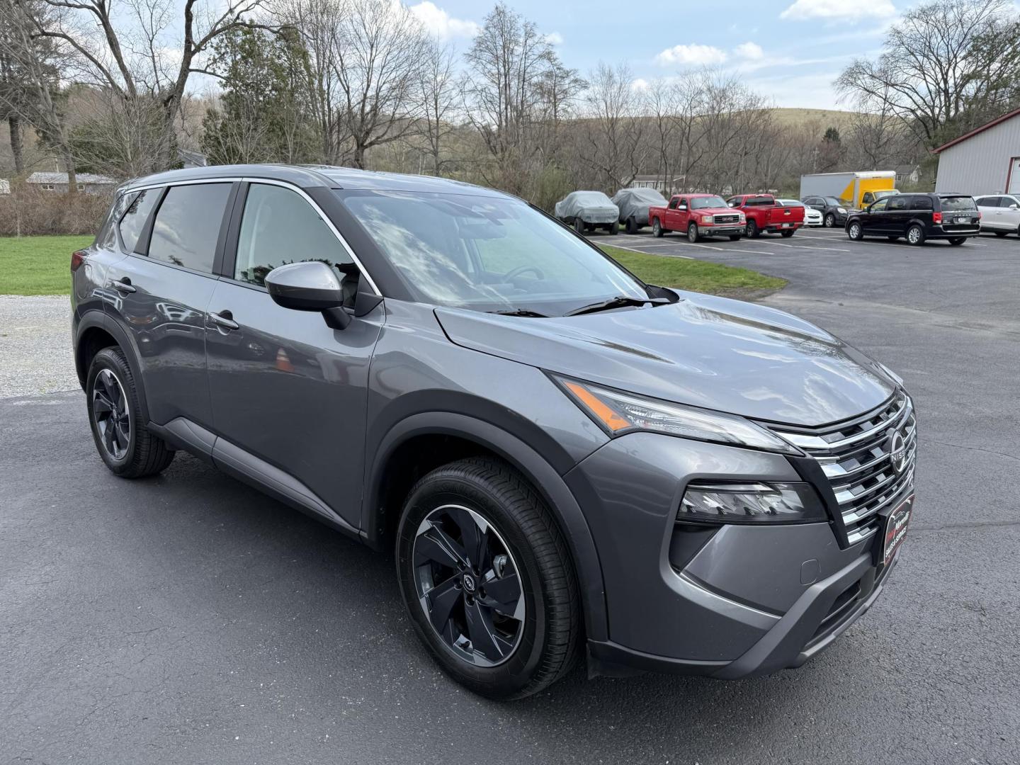 2024 Gray Nissan Rogue SV AWD (5N1BT3BB9RC) with an 2.5L L4 DOHC 16V engine, CVT transmission, located at 8464 Route 219, Brockway, PA, 15824, (814) 265-1330, 41.226871, -78.780518 - good looking 2024 Nissan Rogue SV Awd with 43,000 miles. This 1-owner Nissan suv is well equipped with cloth interior, power front seat, air condition, power windows and locks, factory wheels and much more. This Nissan is serviced up and comes with remaining factory warranty. - Photo#19