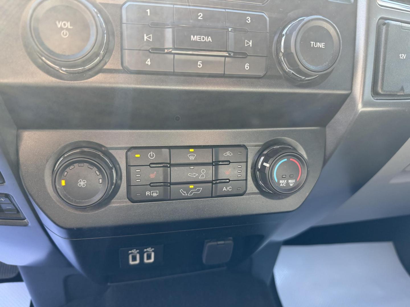 2019 Brown Ford F-150 XLT SuperCrew 6.5-ft. Bed 4WD (1FTEW1E4XKF) with an 3.5L V6 TURBO engine, 6A transmission, located at 8464 Route 219, Brockway, PA, 15824, (814) 265-1330, 41.226871, -78.780518 - Sharp looking 2019 Ford F150 Crew Cab XLT 4wd with 3.5/Ecoboost, air condition, power windows and locks, power/heated front seats, navigation, big screen radio with back up camera, trailer tow, bed liner, fiberglass cap, and much more. This truck is serviced, comes with a warranty and only has 53000 - Photo#6
