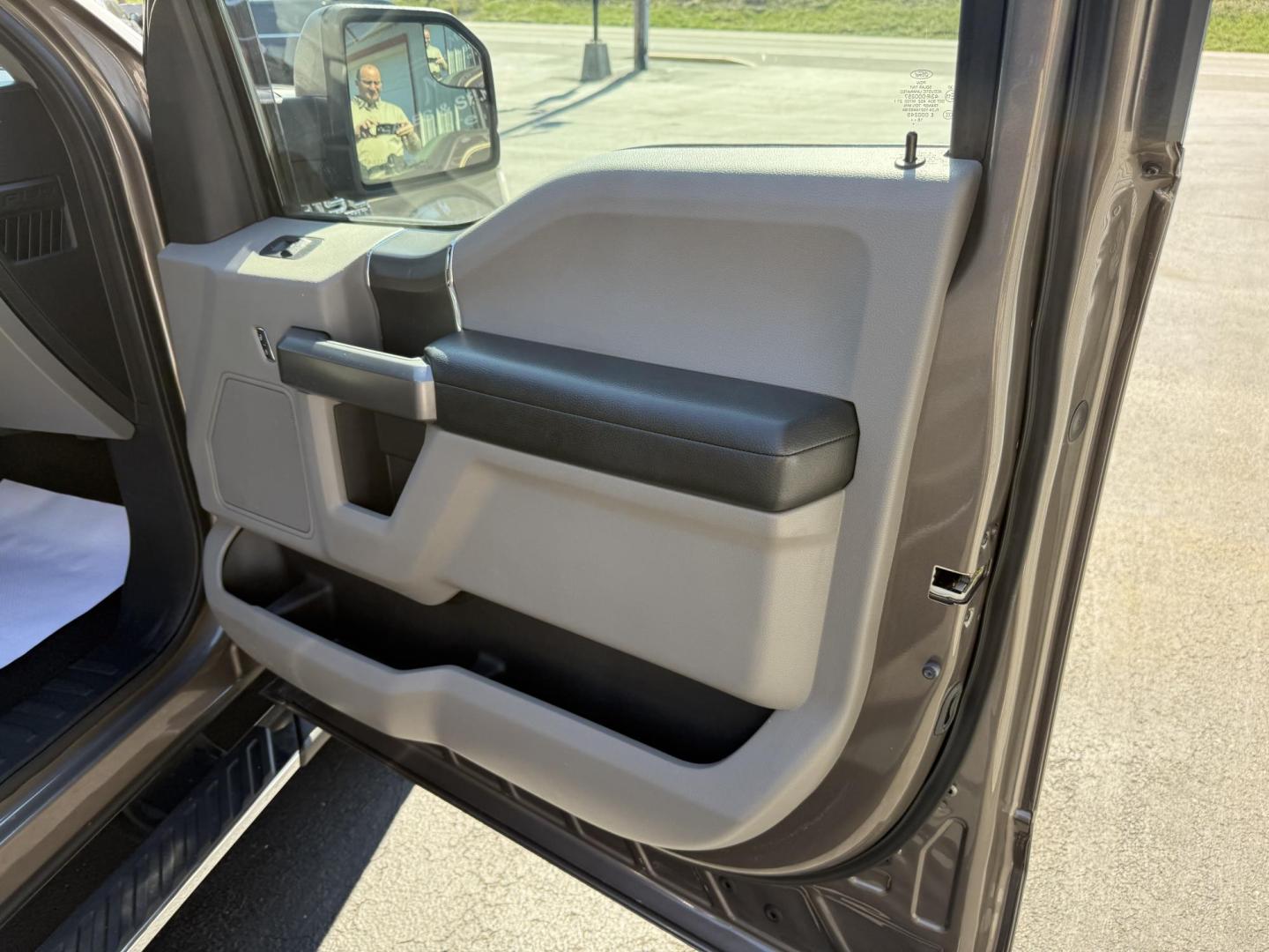 2019 Brown Ford F-150 XLT SuperCrew 6.5-ft. Bed 4WD (1FTEW1E4XKF) with an 3.5L V6 TURBO engine, 6A transmission, located at 8464 Route 219, Brockway, PA, 15824, (814) 265-1330, 41.226871, -78.780518 - Sharp looking 2019 Ford F150 Crew Cab XLT 4wd with 3.5/Ecoboost, air condition, power windows and locks, power/heated front seats, navigation, big screen radio with back up camera, trailer tow, bed liner, fiberglass cap, and much more. This truck is serviced, comes with a warranty and only has 53000 - Photo#19