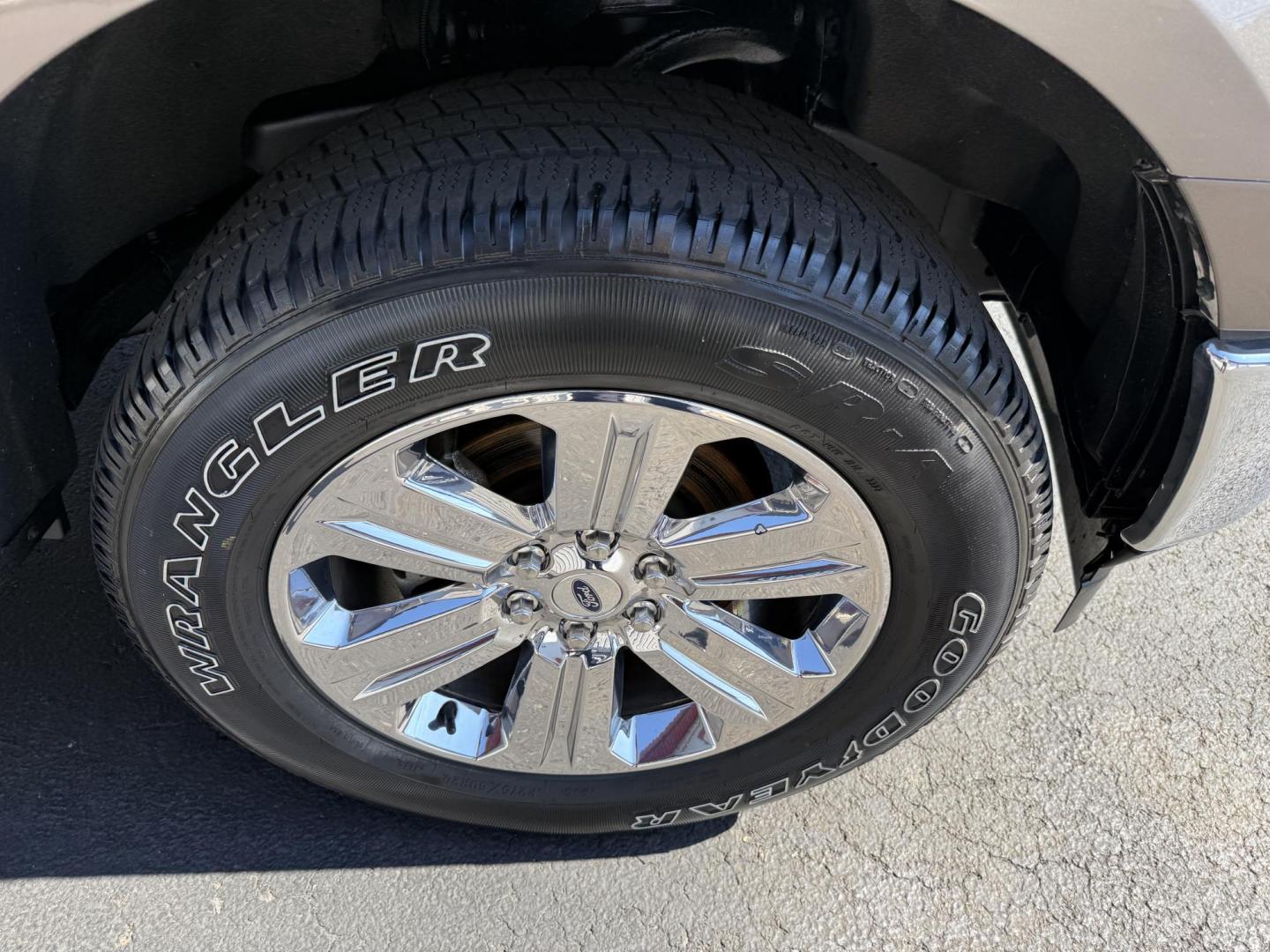 2019 Brown Ford F-150 XLT SuperCrew 6.5-ft. Bed 4WD (1FTEW1E4XKF) with an 3.5L V6 TURBO engine, 6A transmission, located at 8464 Route 219, Brockway, PA, 15824, (814) 265-1330, 41.226871, -78.780518 - Sharp looking 2019 Ford F150 Crew Cab XLT 4wd with 3.5/Ecoboost, air condition, power windows and locks, power/heated front seats, navigation, big screen radio with back up camera, trailer tow, bed liner, fiberglass cap, and much more. This truck is serviced, comes with a warranty and only has 53000 - Photo#20