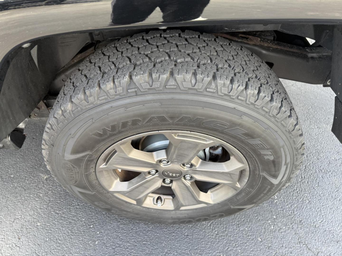 2018 Black Jeep Wrangler Unlimited Sport 4WD (1C4BJWDGXJL) with an 3.6L V6 DOHC 24V FFV engine, located at 8464 Route 219, Brockway, PA, 15824, (814) 265-1330, 41.226871, -78.780518 - Sharp looking 2018 Jeep Wrangler Unlimited 4x4 with good miles, well equipped, and ready to sell. This Jeep suv has a matching hard top, automatic, V6, air condition, power windows and locks, Golden Eagle package and much more. Clean, well taken care of and priced to sell! - Photo#9