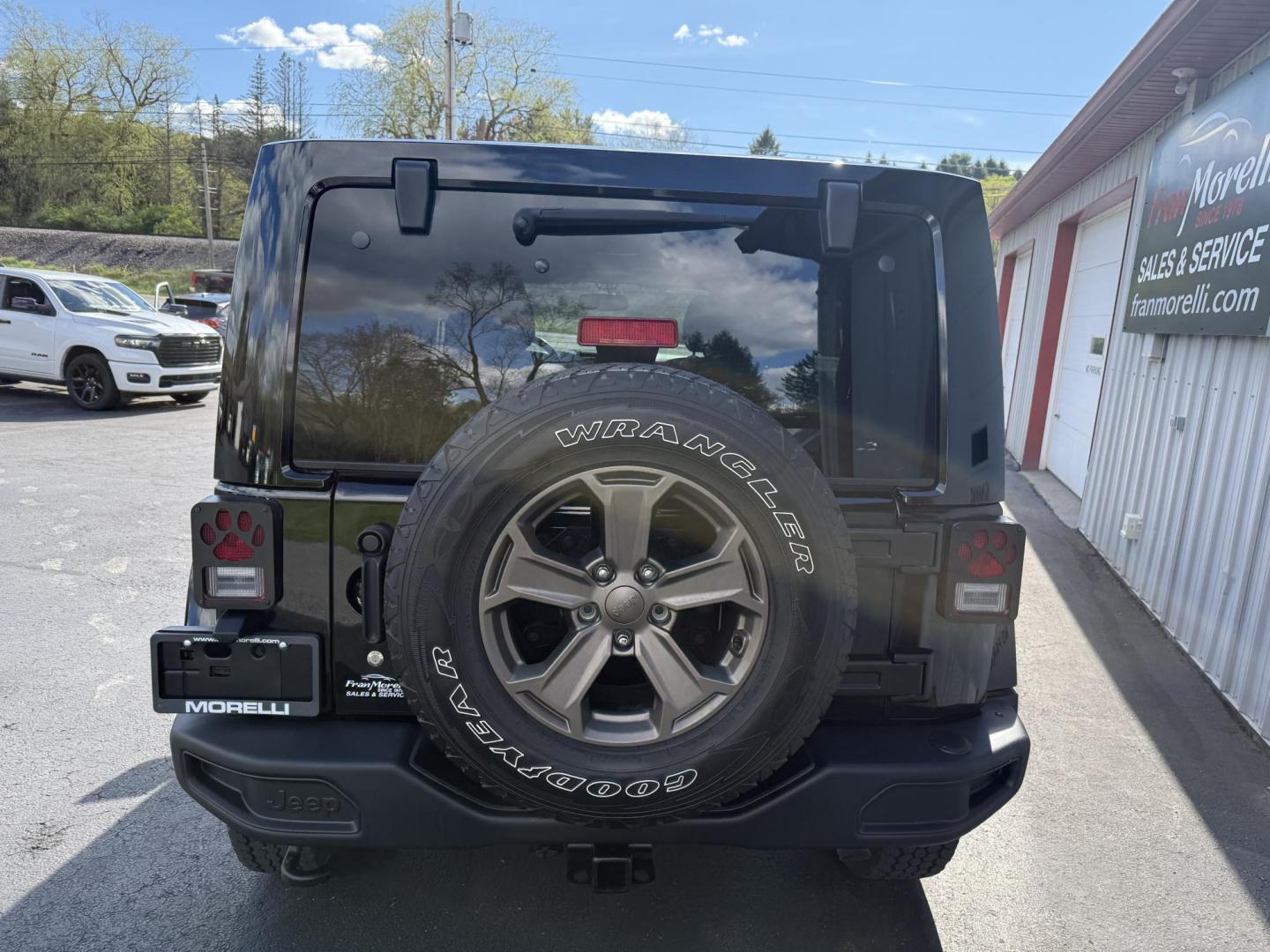 2018 Black Jeep Wrangler Unlimited Sport 4WD (1C4BJWDGXJL) with an 3.6L V6 DOHC 24V FFV engine, located at 8464 Route 219, Brockway, PA, 15824, (814) 265-1330, 41.226871, -78.780518 - Sharp looking 2018 Jeep Wrangler Unlimited 4x4 with good miles, well equipped, and ready to sell. This Jeep suv has a matching hard top, automatic, V6, air condition, power windows and locks, Golden Eagle package and much more. Clean, well taken care of and priced to sell! - Photo#10