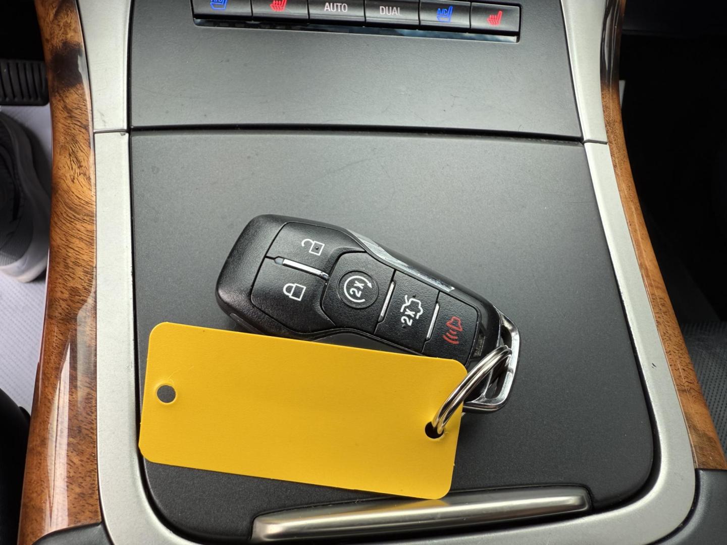 2017 White Lincoln MKX Reserve AWD (2LMPJ8LP4HB) with an 2.7L V6 DOHC 24V engine, 6A transmission, located at 8464 Route 219, Brockway, PA, 15824, (814) 265-1330, 41.226871, -78.780518 - Fresh local trade in and in very nice shape. This 2017 Lincoln MKX Reserve package has power sunroof, leather interior, power/heated/cool seats, navigation, factory wheels, and much more. Serviced and priced to sell. Hurry in this one shouldn't last long..located in Jefferson County right next to Cl - Photo#7